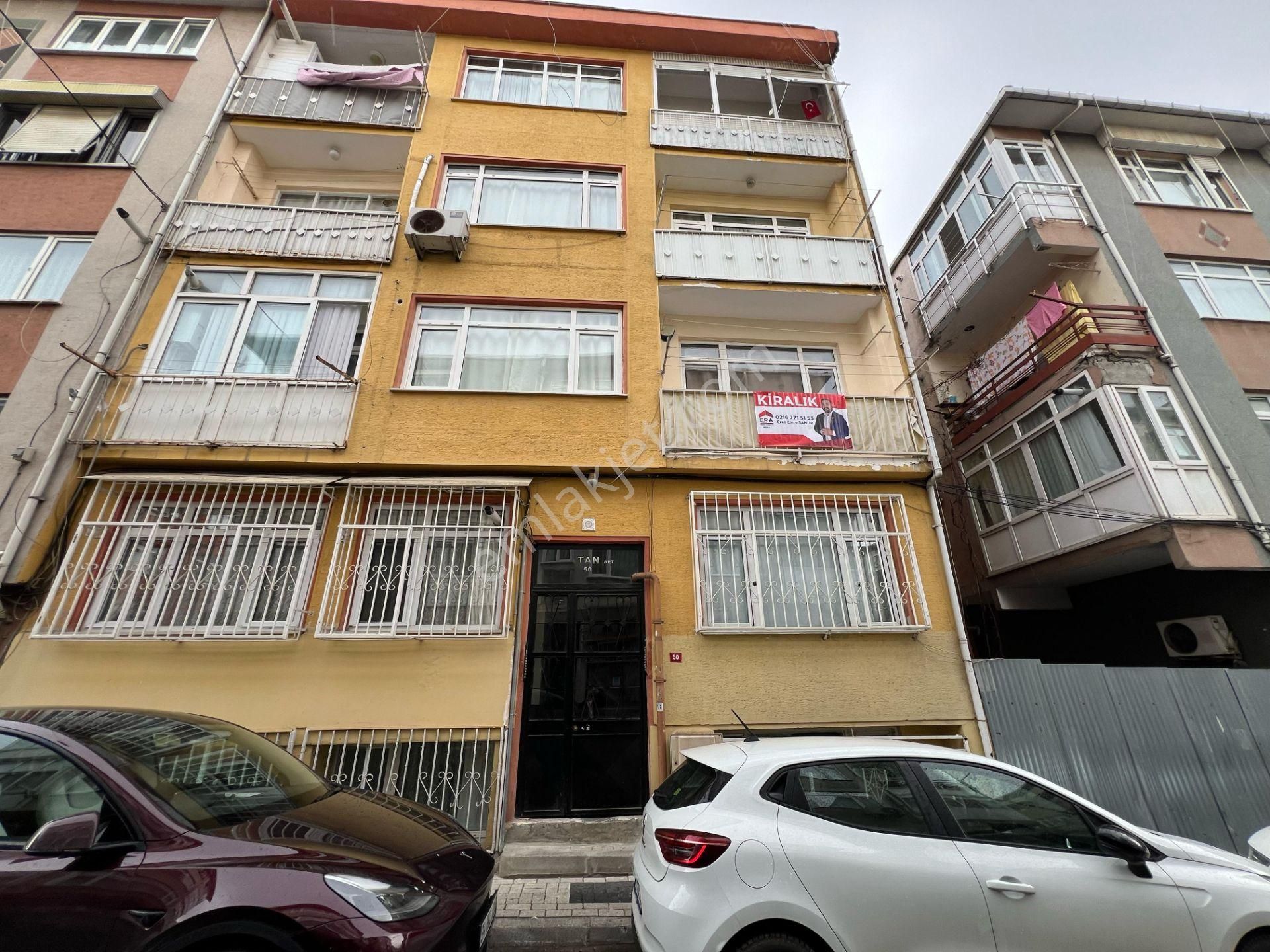 Üsküdar Valide-i Atik Kiralık Daire Üsküdar Valide-i Atık 2+1 Kiralık Daire Temiz Balkonlu