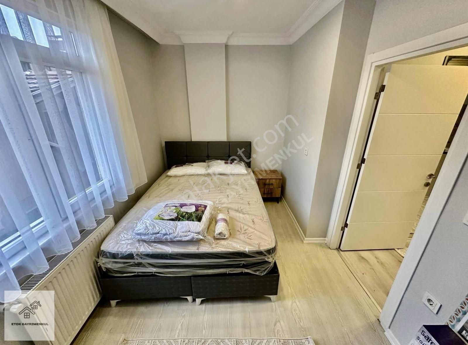 Kağıthane Telsizler Kiralık Daire Etok'dan Cadde Paralelinde Sıfır Lüks Eşyalı 1+1 Ara Kat Daire