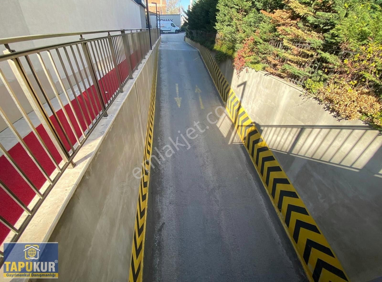 Bağcılar Bağlar Satılık Daire Güneşli Bağlar Mah.site İçi Acilllllll Satılık 3.5+1 165m2 Daire