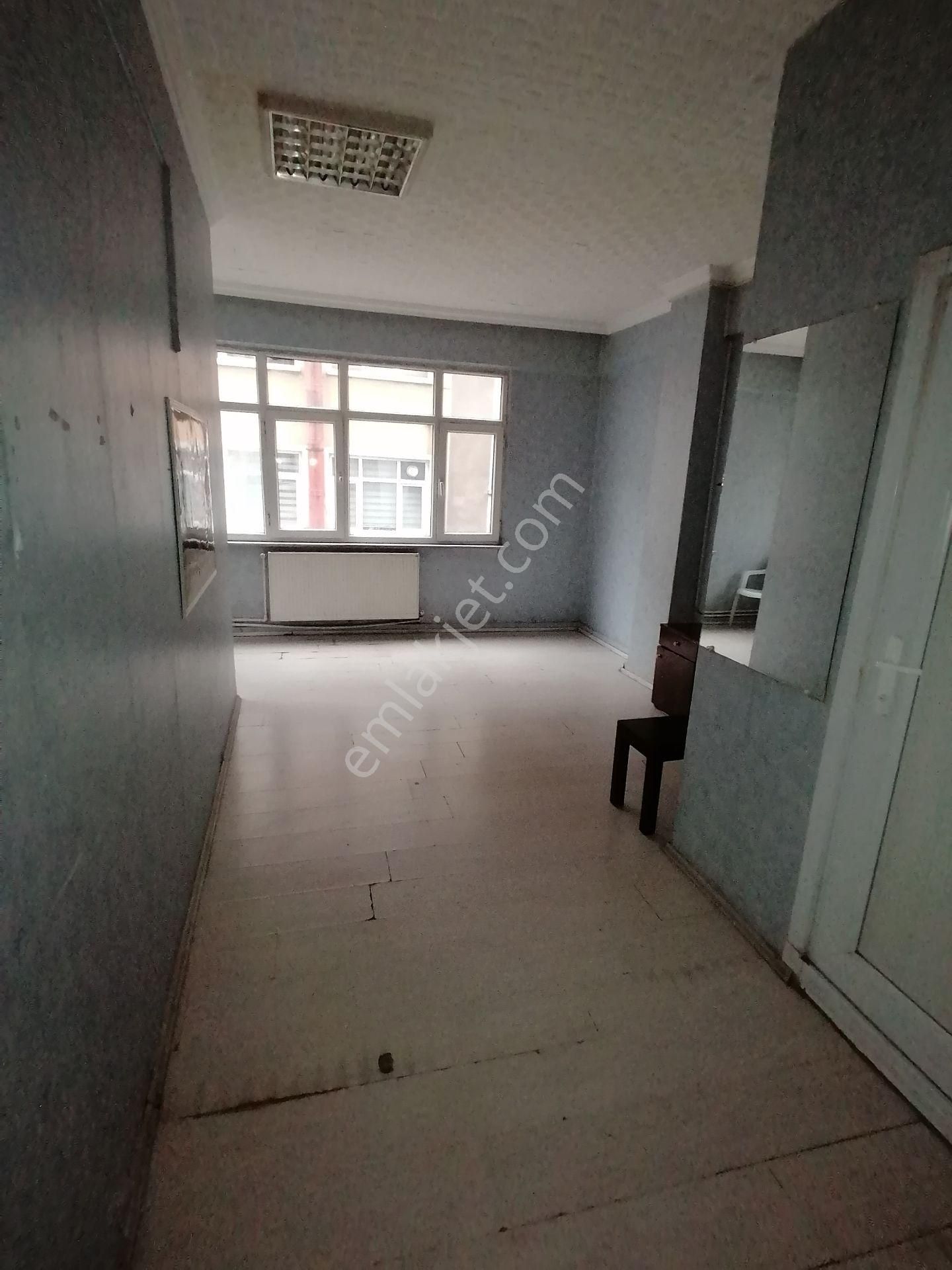 Bahçelievler Şirinevler Kiralık Daire Şirinevler Metro Metrobüse Yakın Bekara Kiralık 70 M2 1+1 Daire