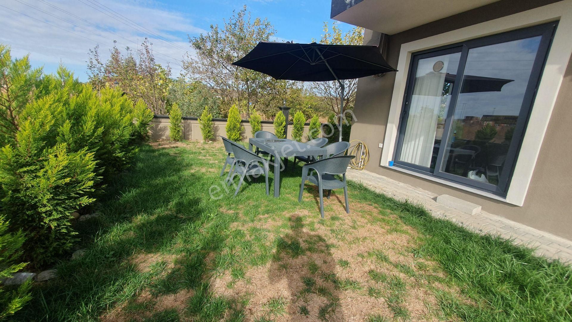 Delux'den Kumbağ Mah.'de Full Eşyalı Satılık Bahçekatı 1+1 Daire - Görsel 11