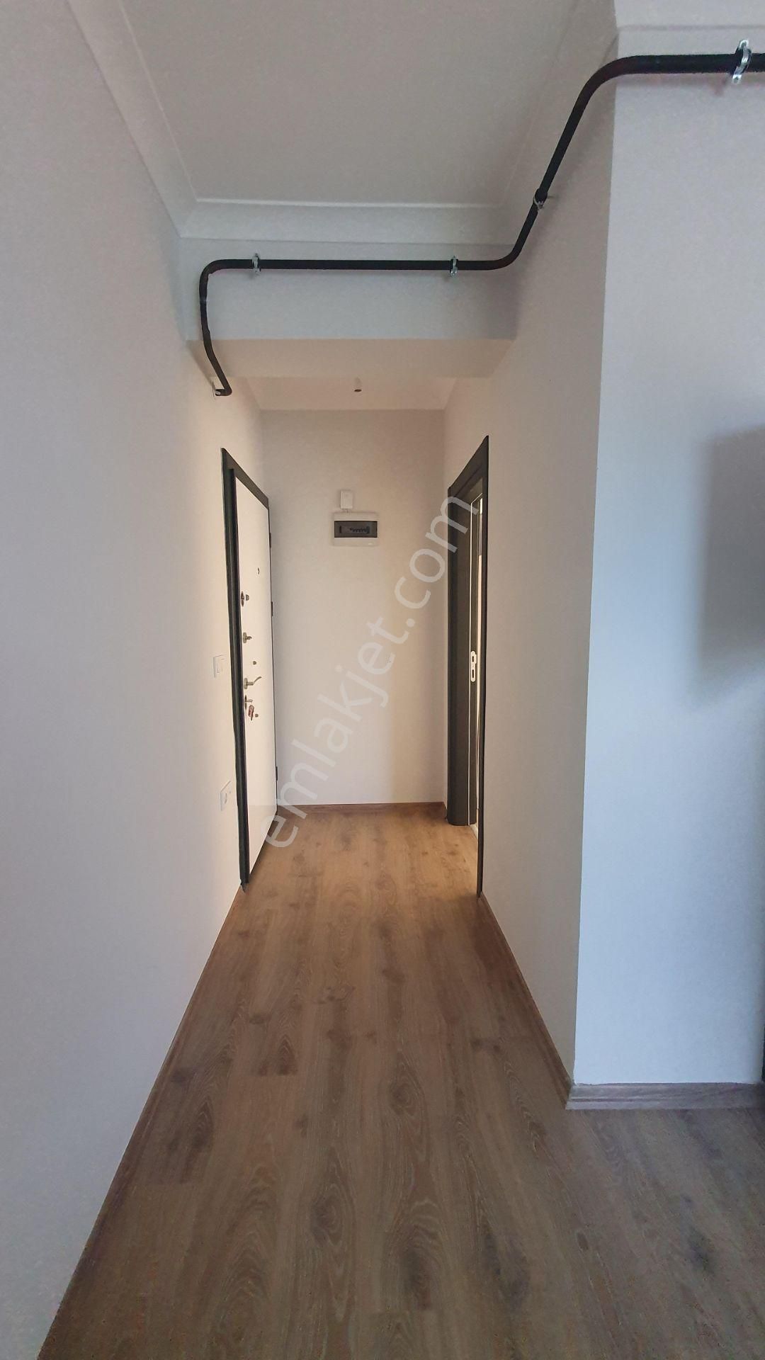 Delux'den Kumbağ Mah.'de Full Eşyalı Satılık Bahçekatı 1+1 Daire - Görsel 13