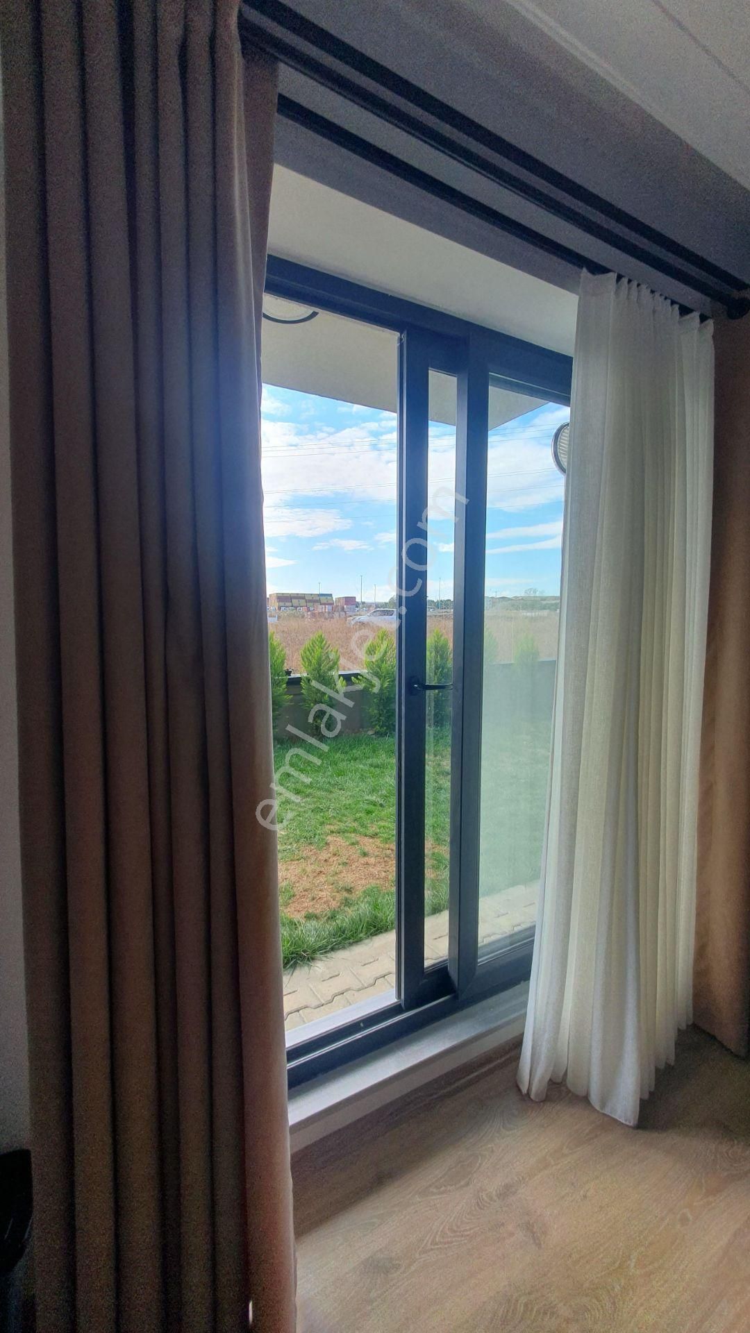 Delux'den Kumbağ Mah.'de Full Eşyalı Satılık Bahçekatı 1+1 Daire - Görsel 9