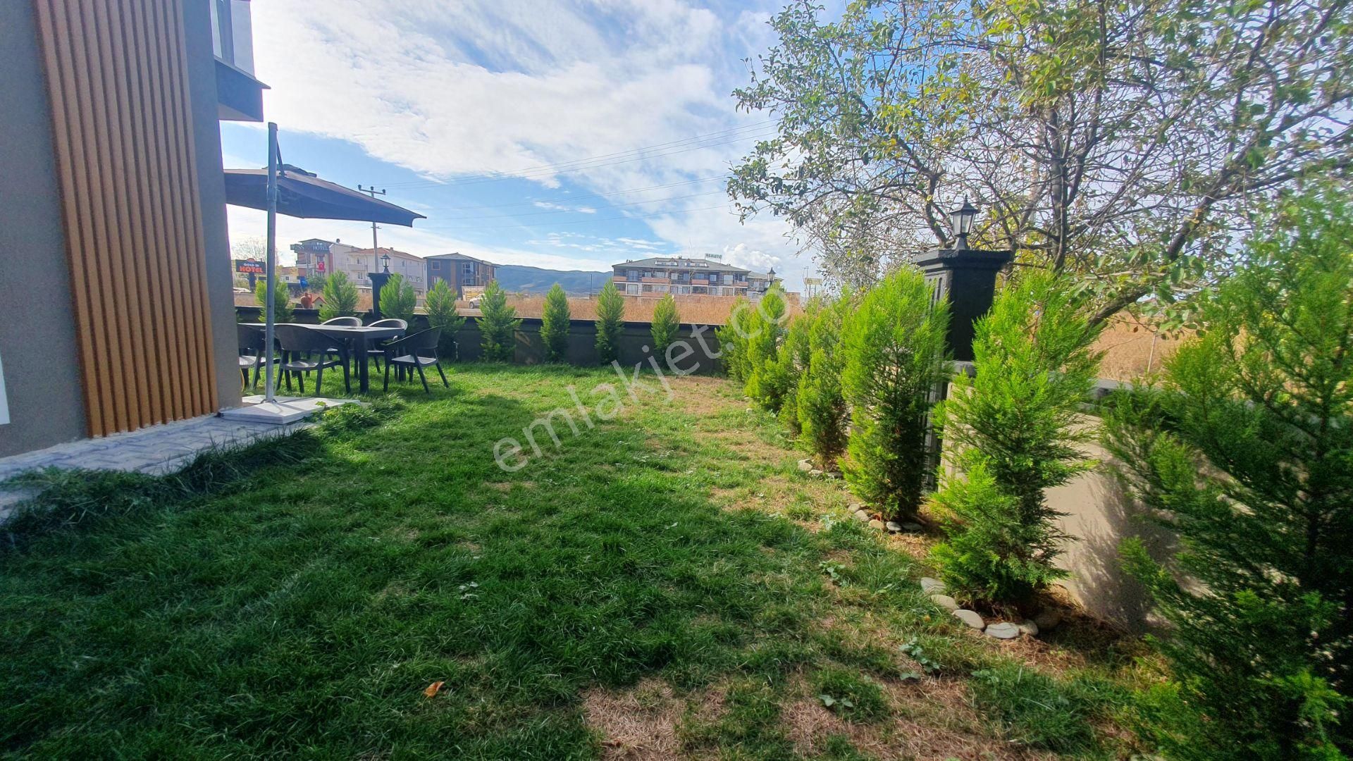 Delux'den Kumbağ Mah.'de Full Eşyalı Satılık Bahçekatı 1+1 Daire - Görsel 12