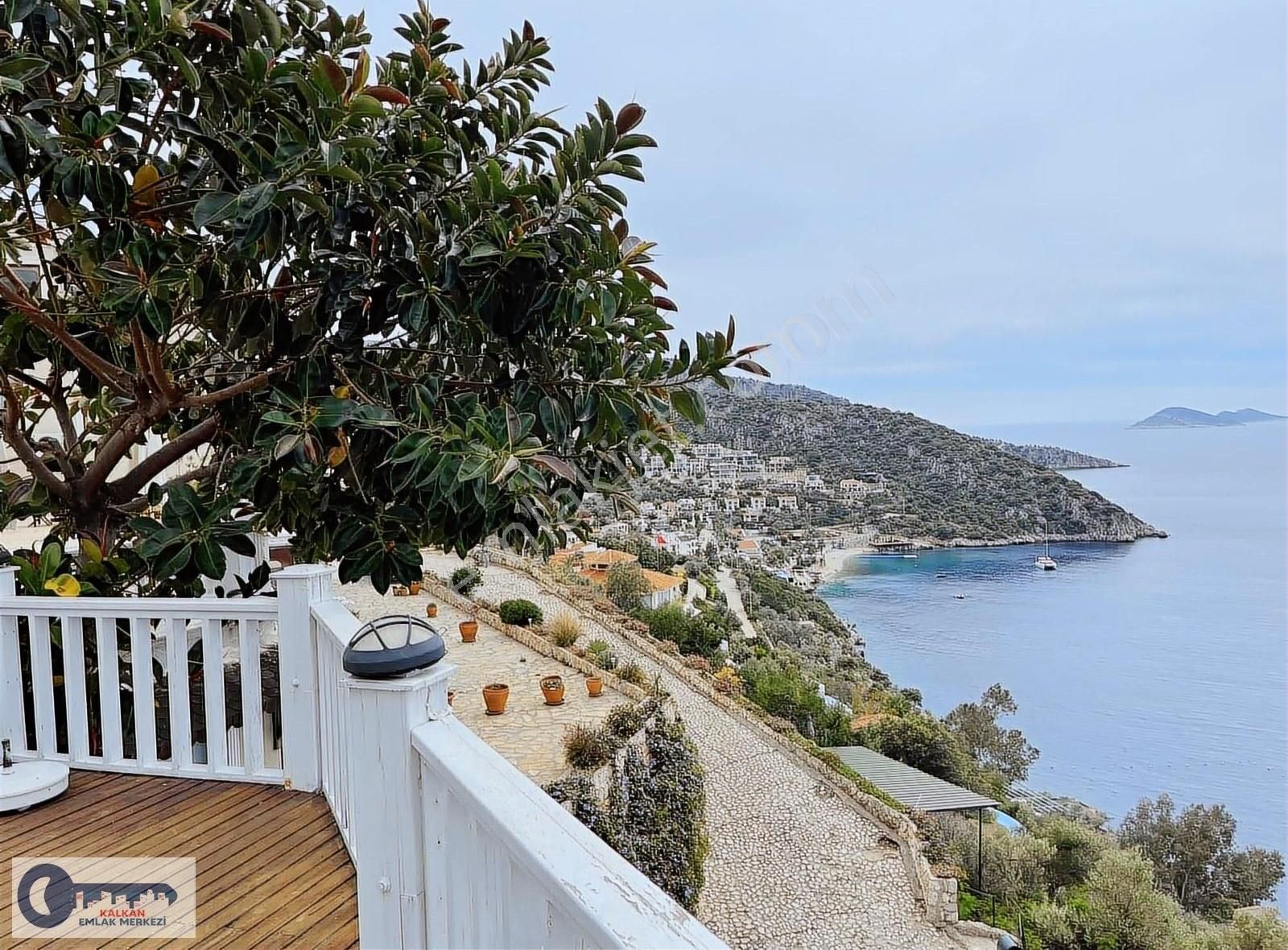 Kaş Kalkan Satılık Daire Kaş Kalkan'da Deniz Manzaralı Ortak Havuzlu Daire