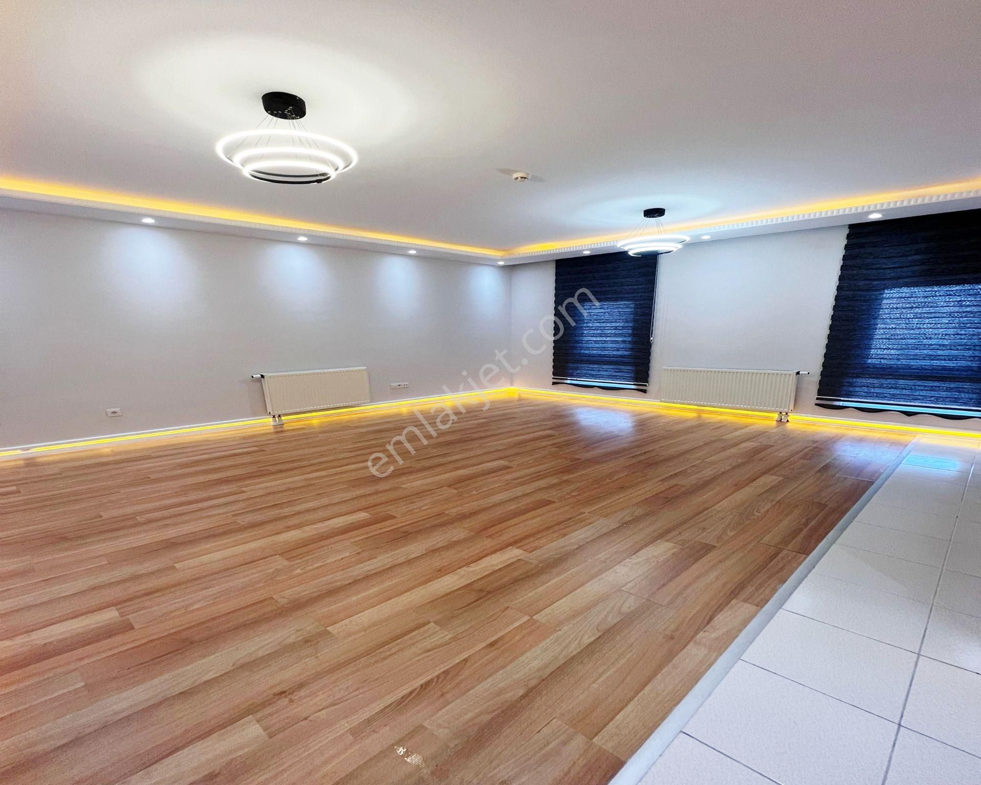 Startowers Sitesi Büyük Tip Site İçi Ucuz Fiyatlı 1+1 Daire !!!