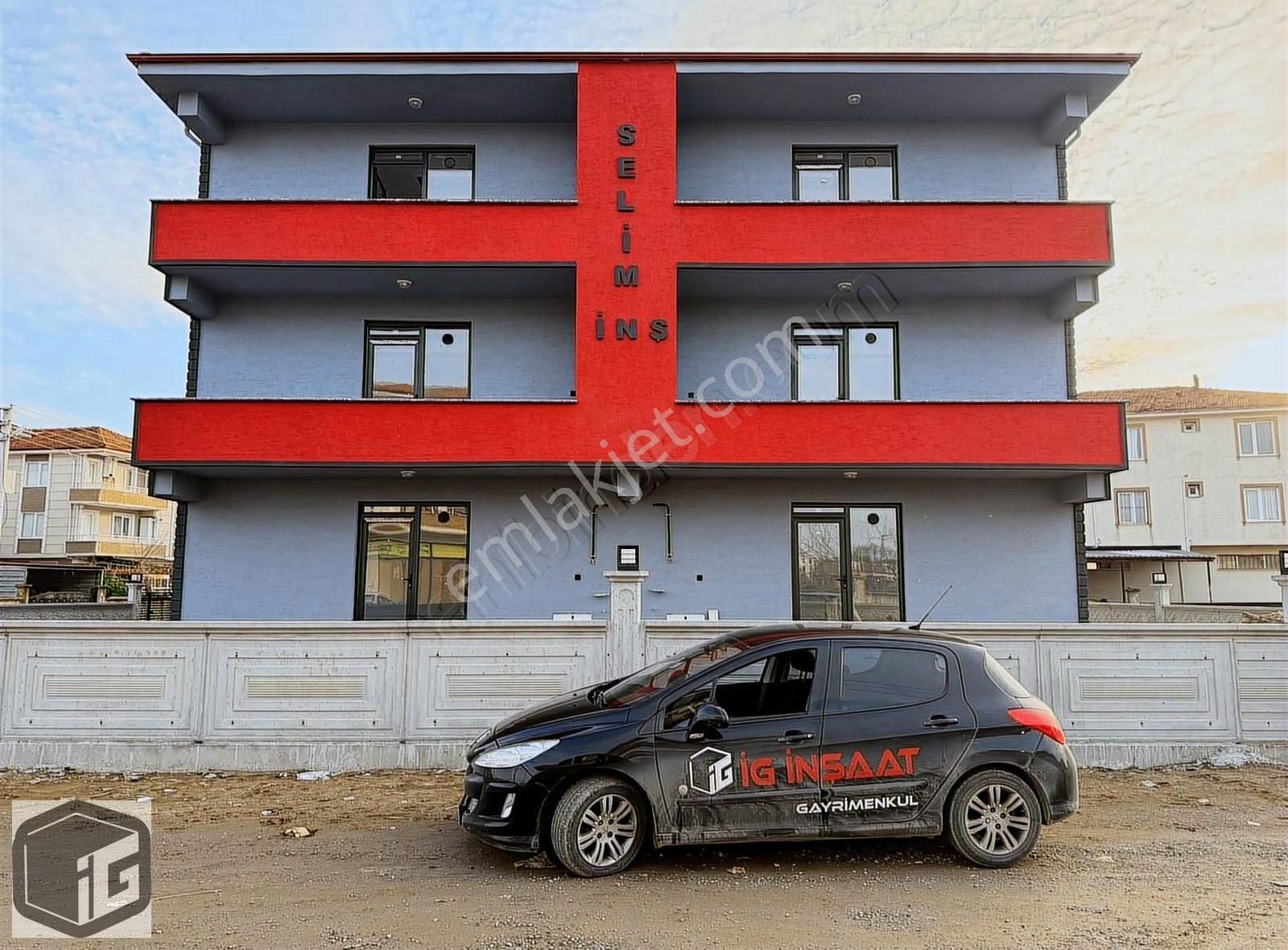 Karasu'da Yerden Isıtma Geniş M² Ön Cephe Sıfır 2+1 Daireler