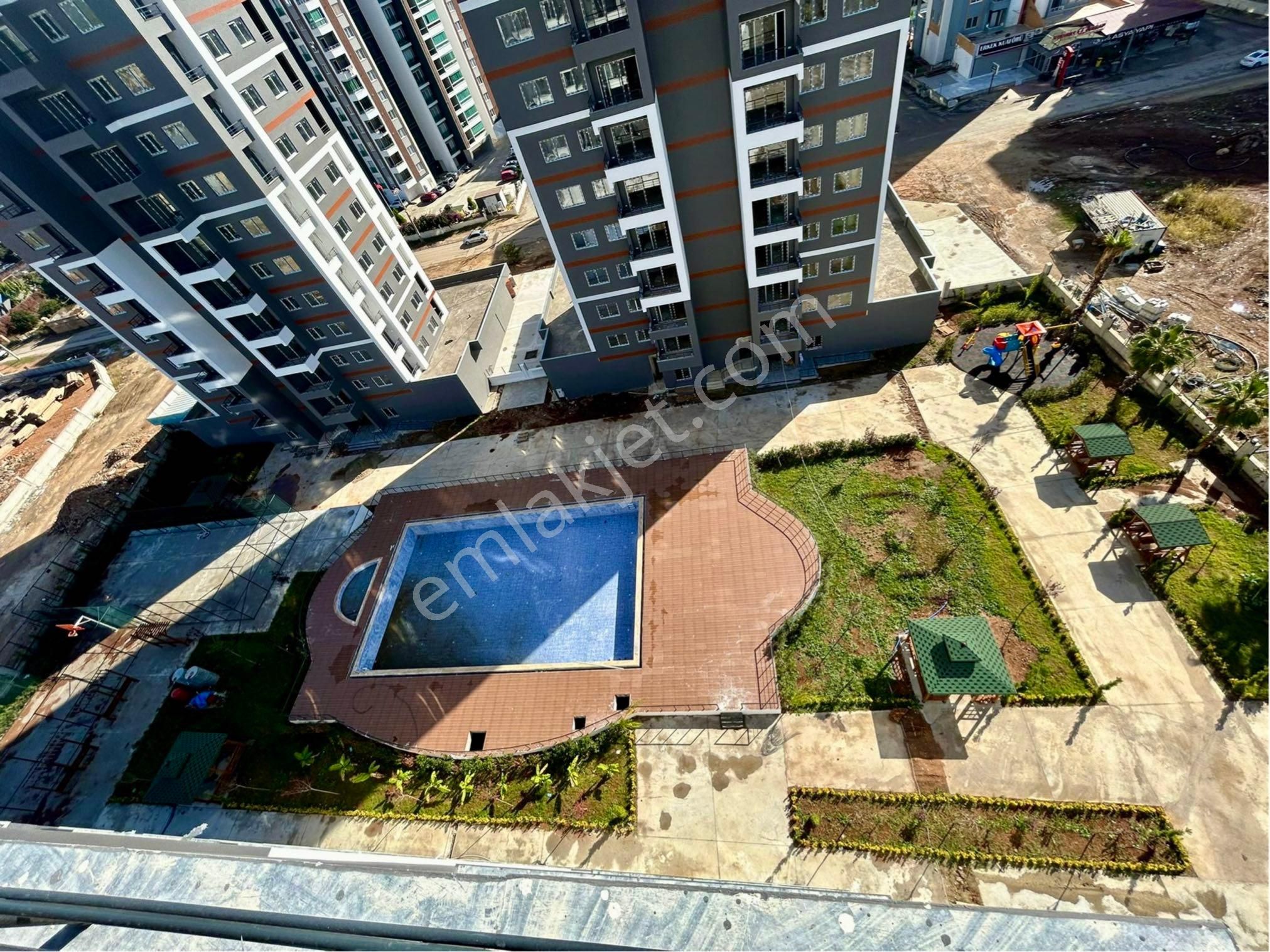 Mezitli Deniz Satılık Daire Emerald Star'da Sahibinden Satılık Güney/batı Cephe 2+1