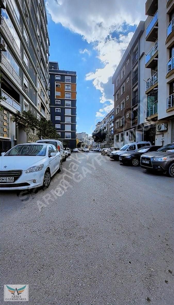 Karşıyaka Örnekköy Kiralık Daire Kapalı Mutfaklı ,doğalgazlı Balkonlu,asansörlü 2+1 Kiralık