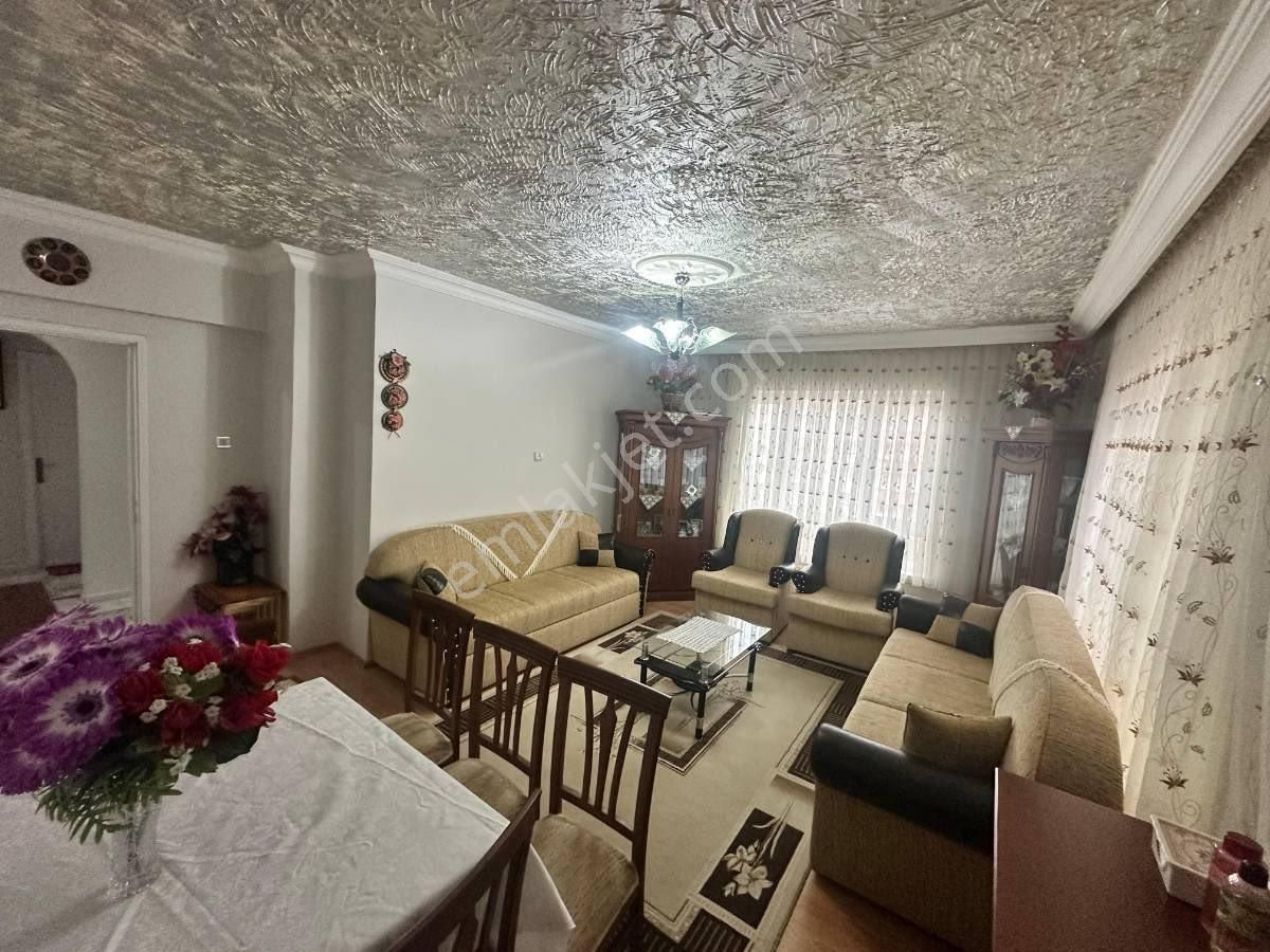 Ankara Sincan Site İçerisinde Satılık Daire Osmanlı Mahallesinde Site İçerisinde Katta 3+1 Yapılı Daire