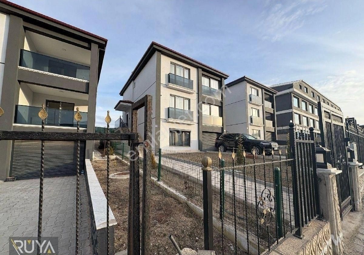 Etimesgut Yeni Bağlıca Satılık Villa Rüya'dan Şahane Ötesi Bir Villa/kapalı Otopark/giyinme Odalı/ebeveyn Banyolu Acil Satılık