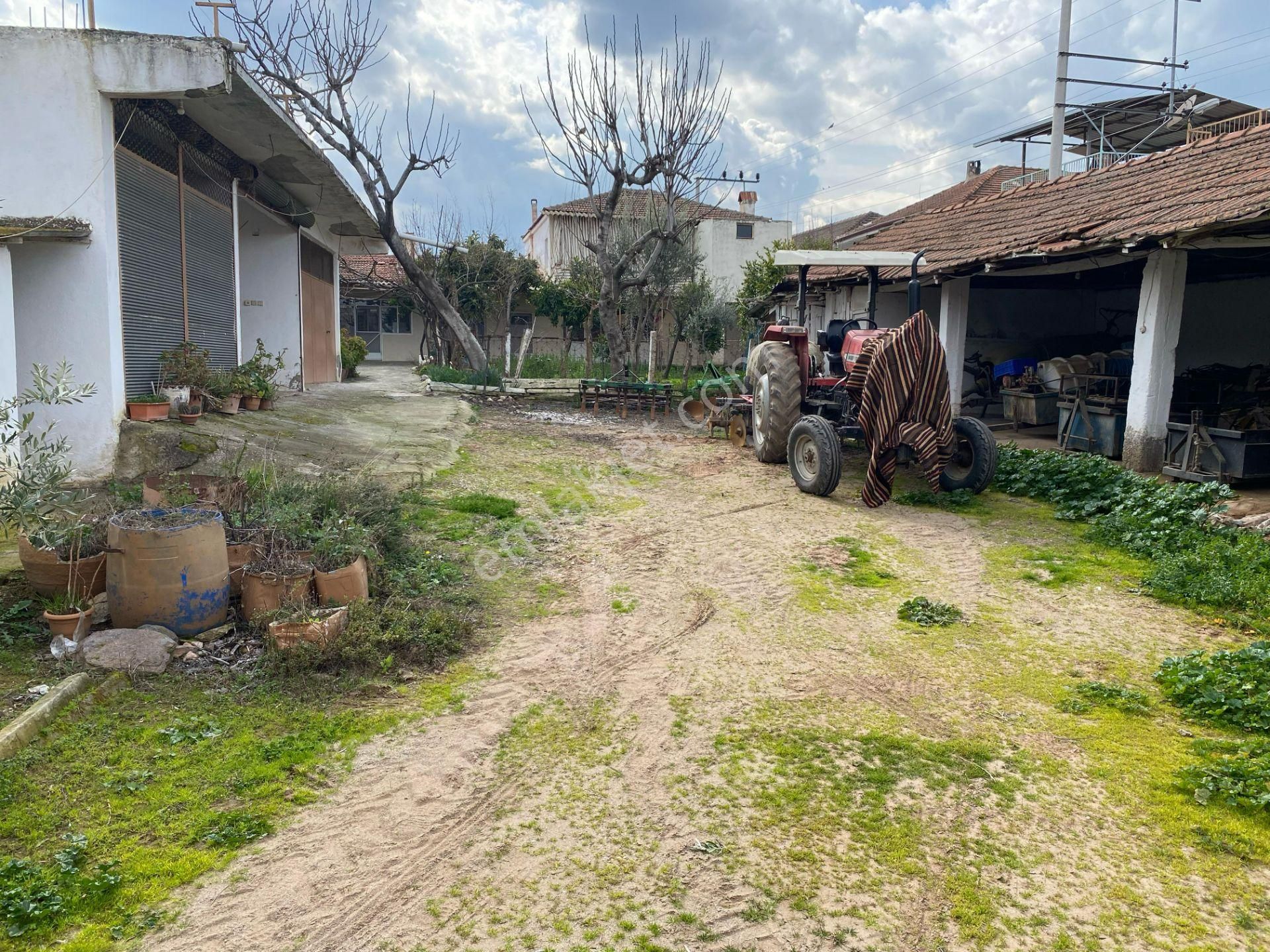 Salihli Mersindere Satılık Köy Evi Ağaoğlu Gayrimenkul'den Mersindere'de Satılık Geniş Avlulu Köy Evi