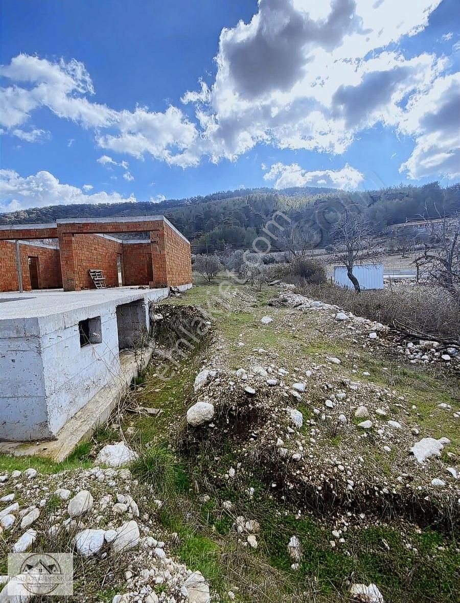 Kaş Hacıoğlan Satılık Tarla Hilal Gayrimenkul'den Hacıoğlanda Üzerinde Villalı Arsa