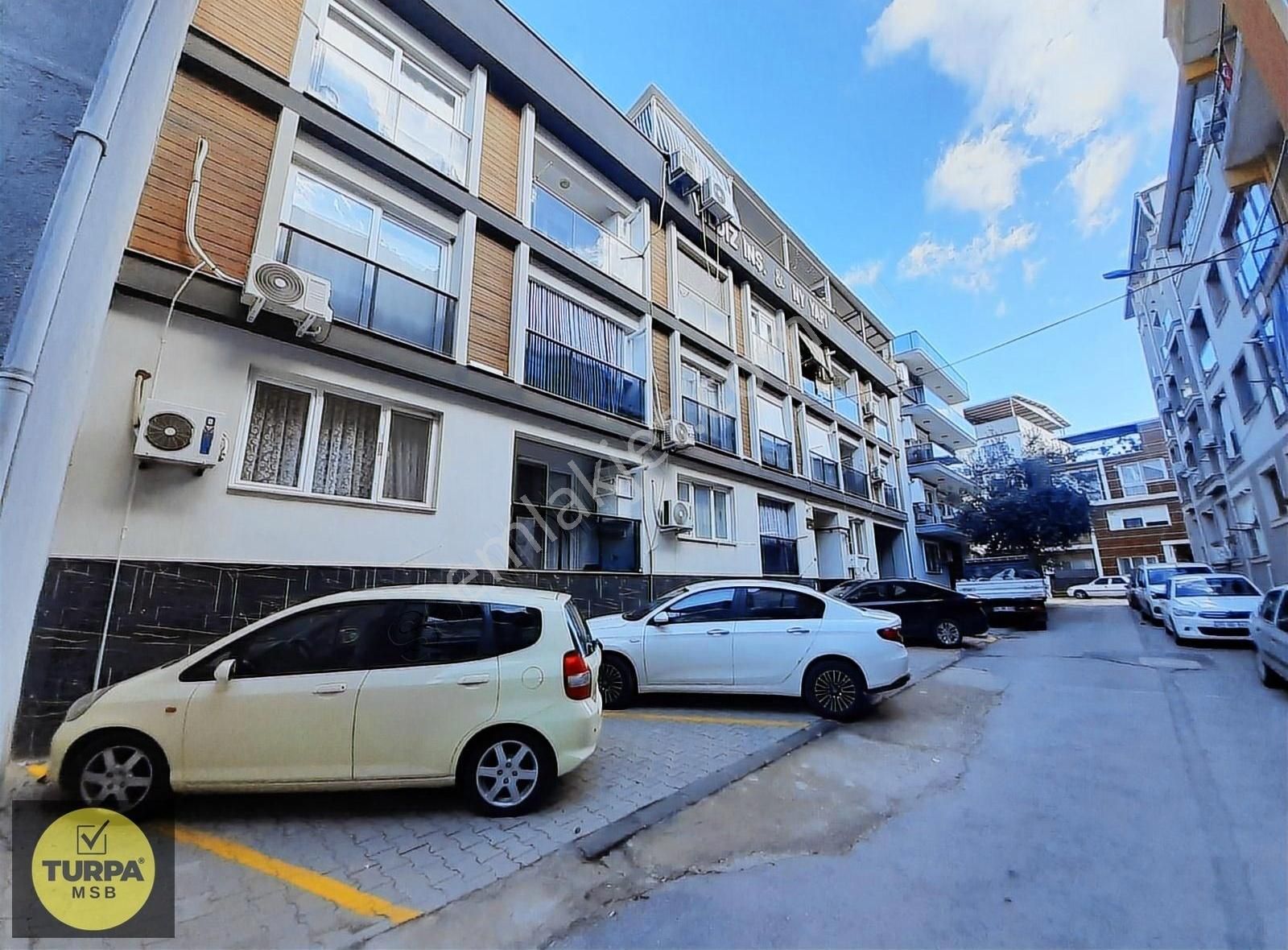 Çiğli Yeni Mahalle Satılık Daire Turpa Msb'den Satılık 2+1 Eşyalı Daire Yeni Bina Merkezi Konum