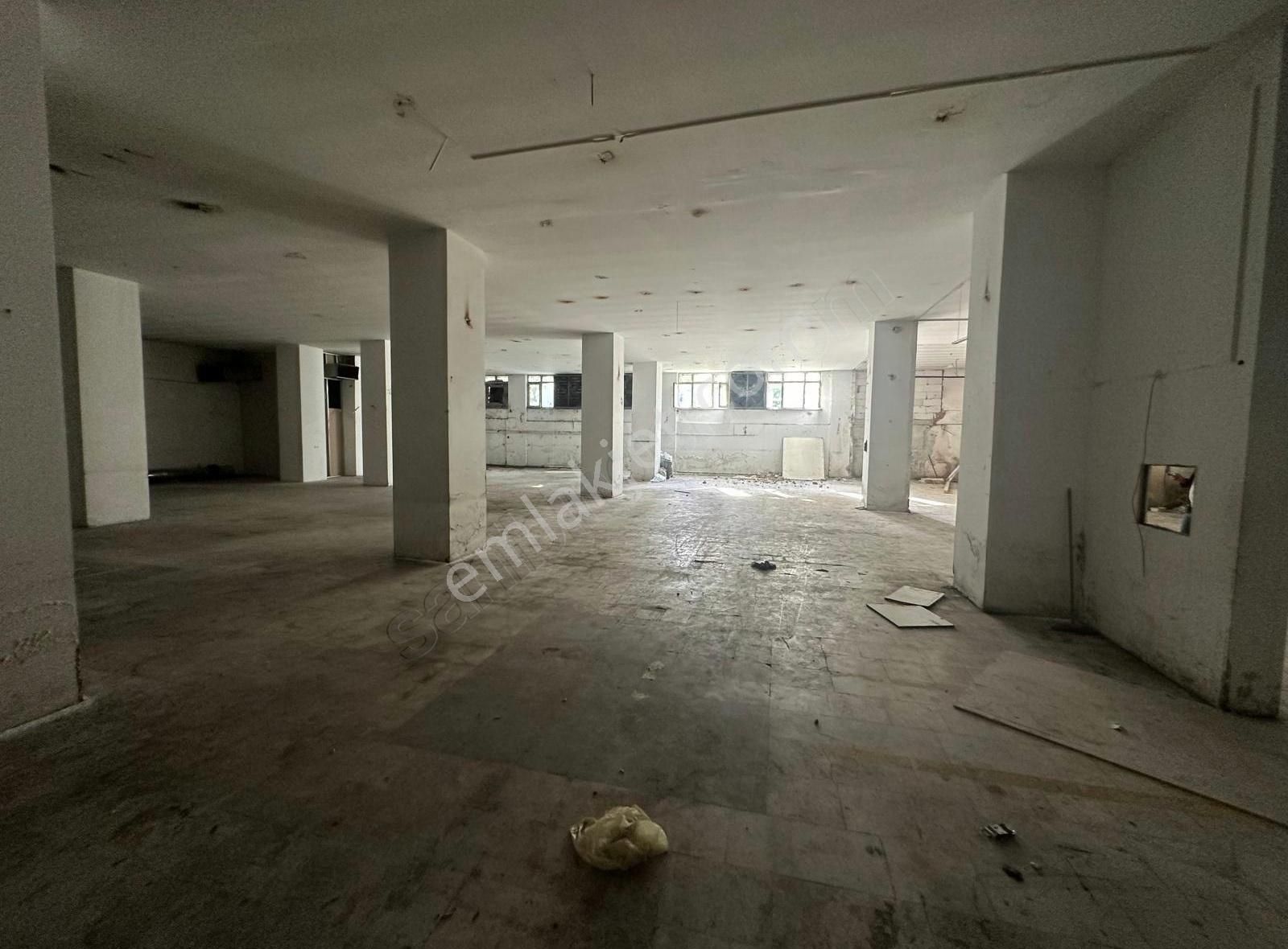 İstanbul Sultangazi Kiralık Fabrika Gkc Gayrimenkul'den Sultangazi Tramvay Cad. 1.700 M² İş Yeri