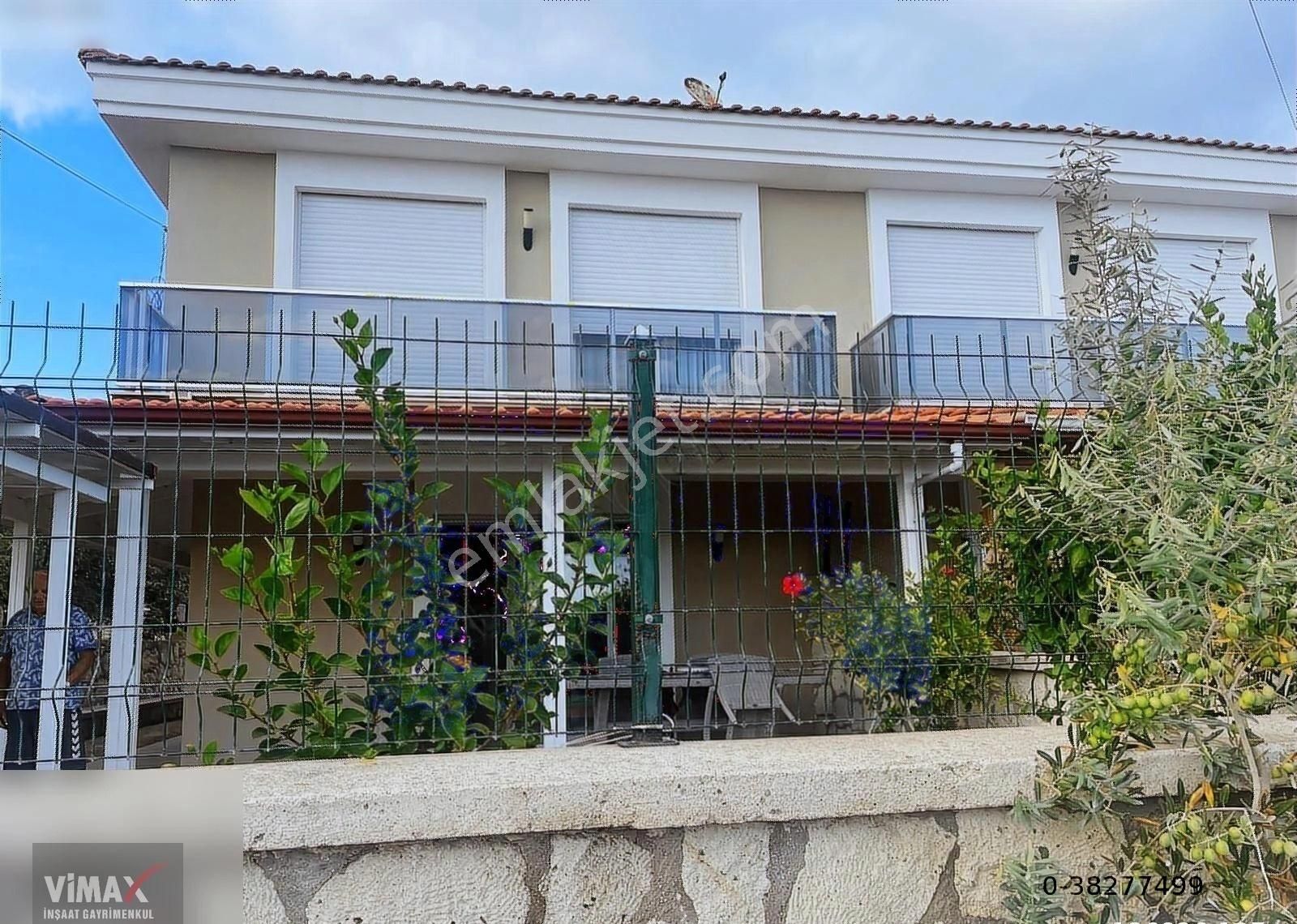 Çeşme Alaçatı Satılık Villa Çeşme Alaçatı Merkez Yakını 3+1 Geniş Bahçeli Satılık Villa