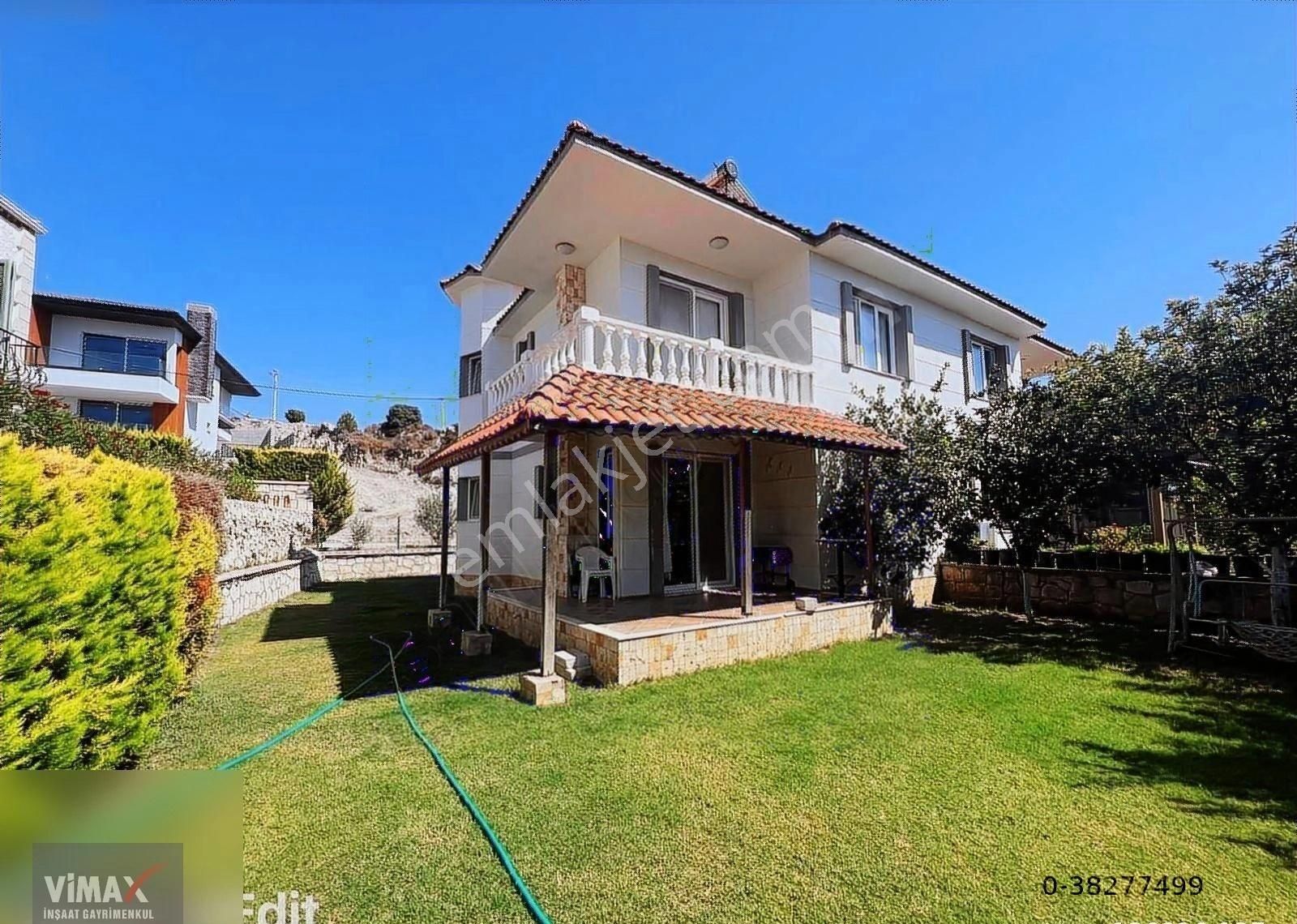 Çeşme Yalı Satılık Villa Çeşme Yalı Mahallesinde Müstakil Bahçeli Satılık 4+1 Villa