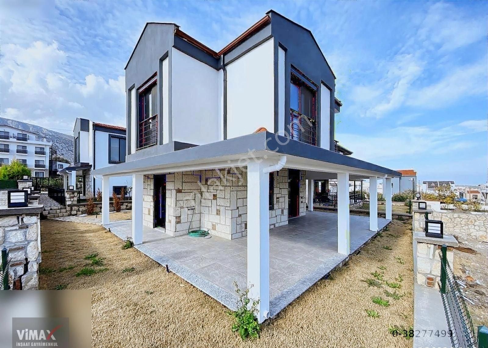 Karaburun Mordoğan Satılık Villa Mordoğan Merkez'de Müstakil 240 M2 Satılık 3+1 Villa