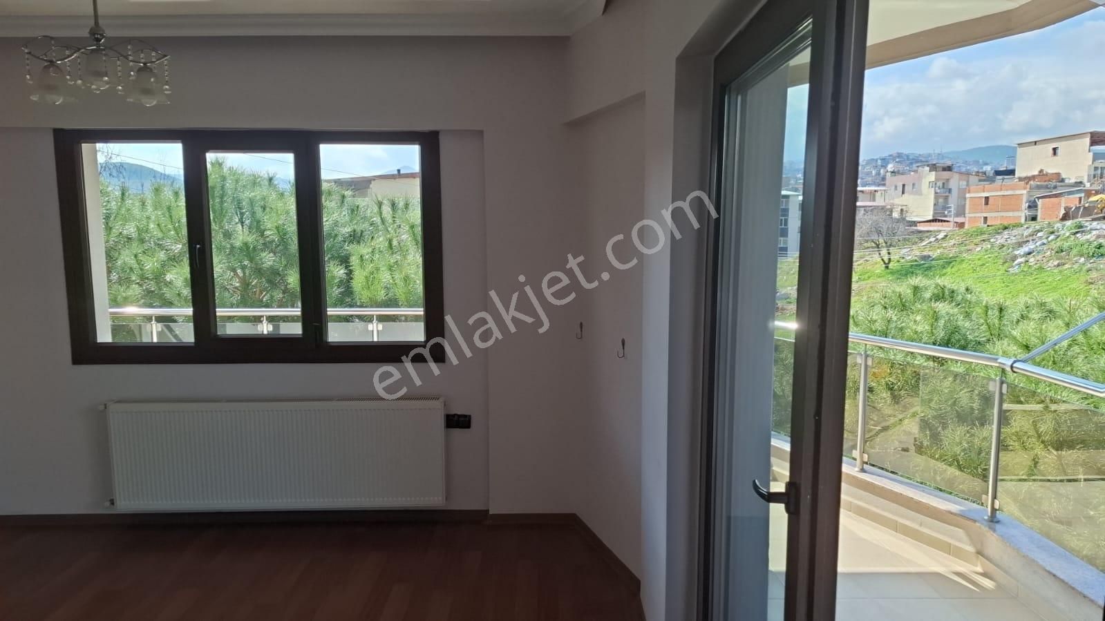 Karabağlar Günaltay Kiralık Daire Karabağlar Günaltay Mah. Site İçerisinde 3+1 120 M2 Doğalğazlı Kiralık Daire Daire