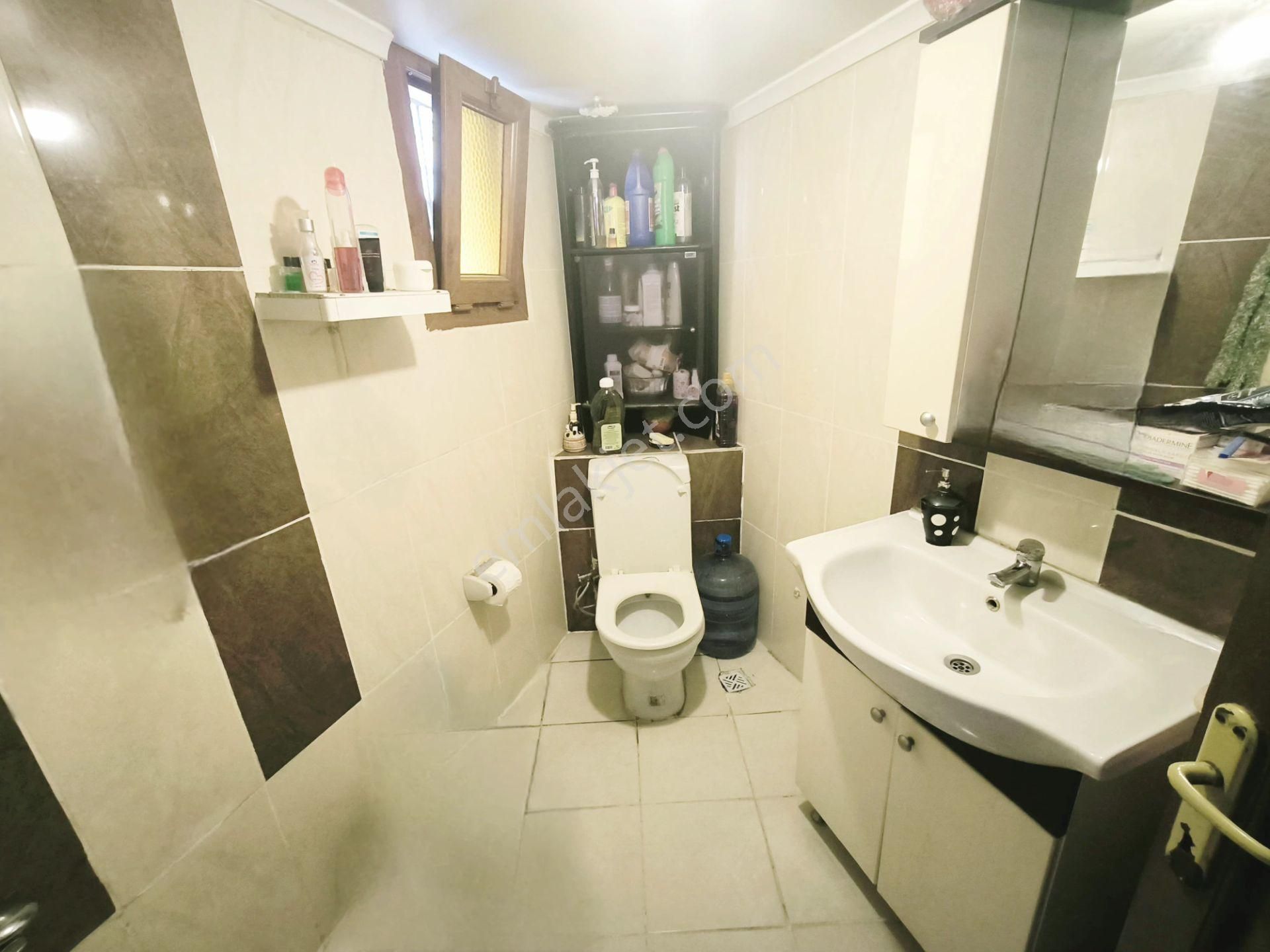 Ayvalık Merkez Çarşıda 3 Katlı Rum Evi(taş Ev) - Görsel 5