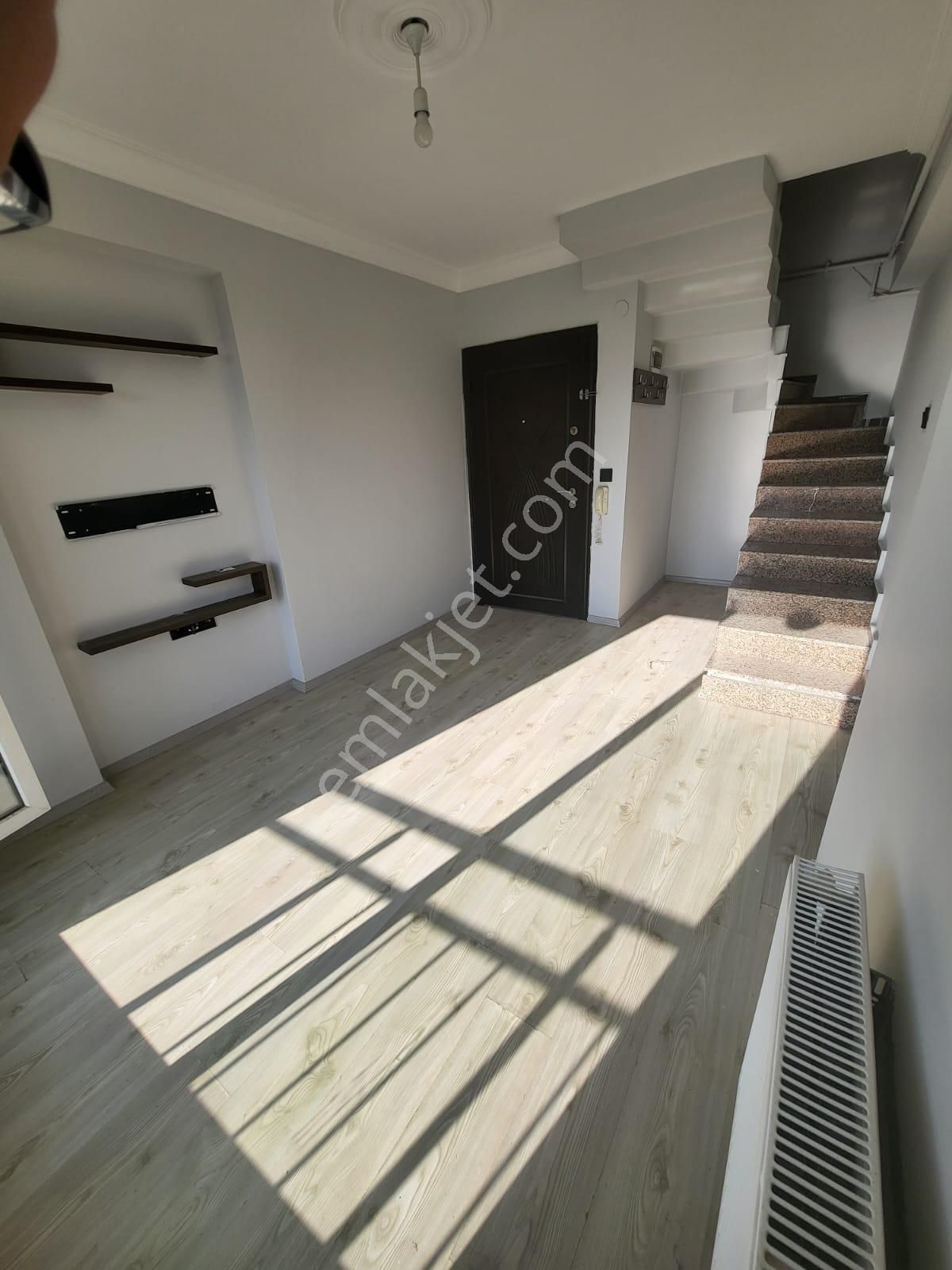 Nokta Emlaktan 2+1 Dubleks Ayrı Mutfak Geniş Aile Tipi Kiralık Daire