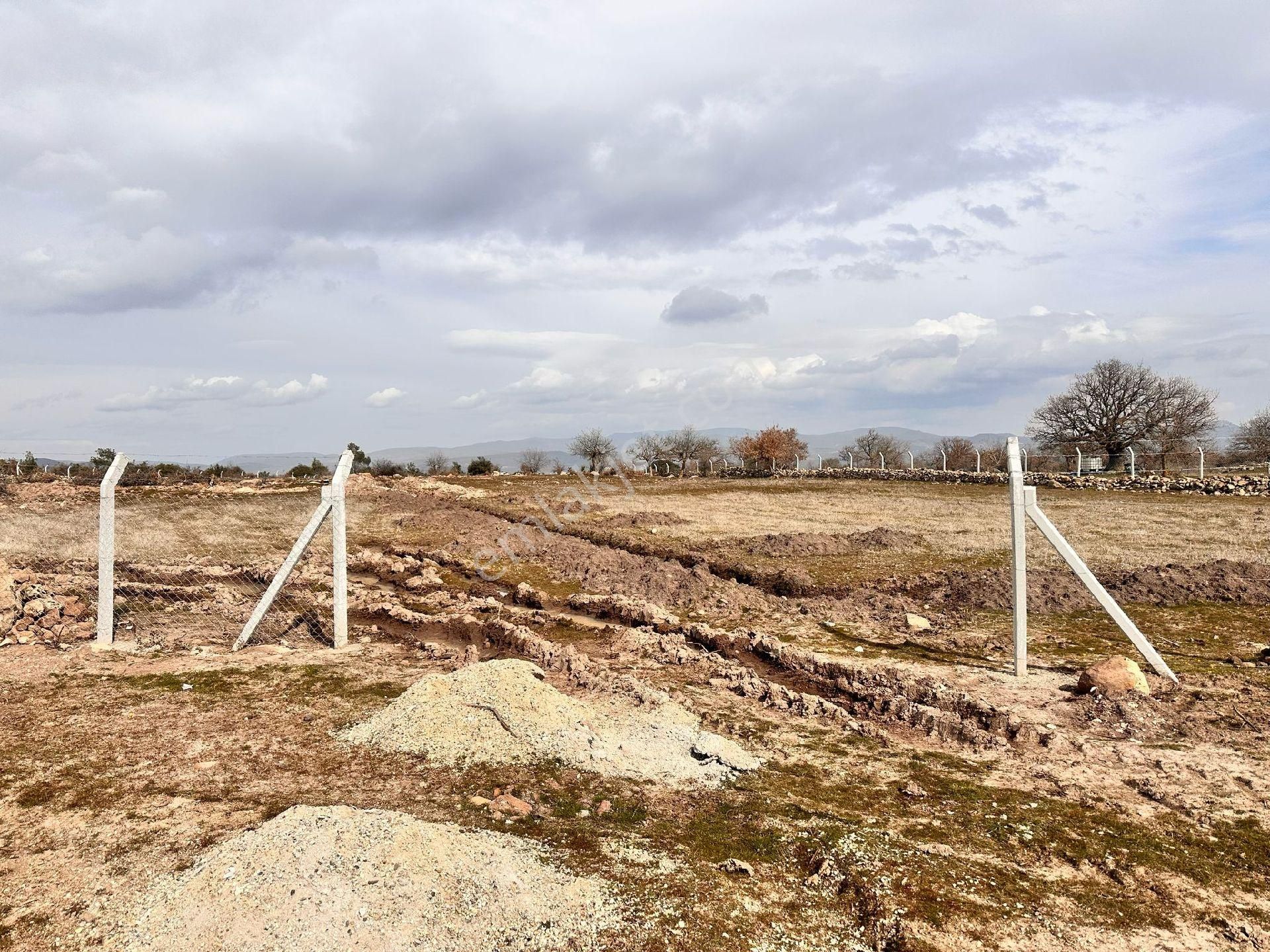 Yunusemre Küçükbelen Satılık Tarla Satılık Tarla 9240 M2 Manisa Yunusemre Küçükbelen Tek Tapu