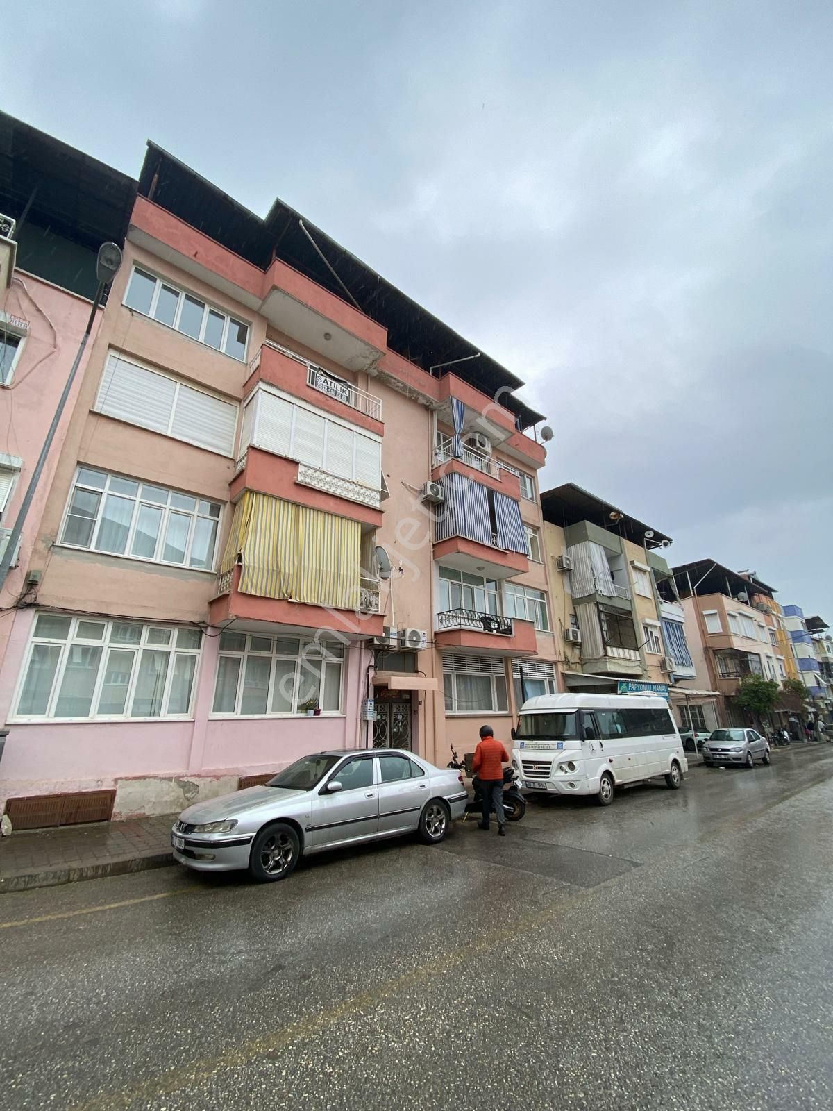 Nazilli Aydoğdu Satılık Daire Nazilli Şehir Gayrimenkul'den Satilik Aydogdu Mah. 3+1 120 M2 Daire