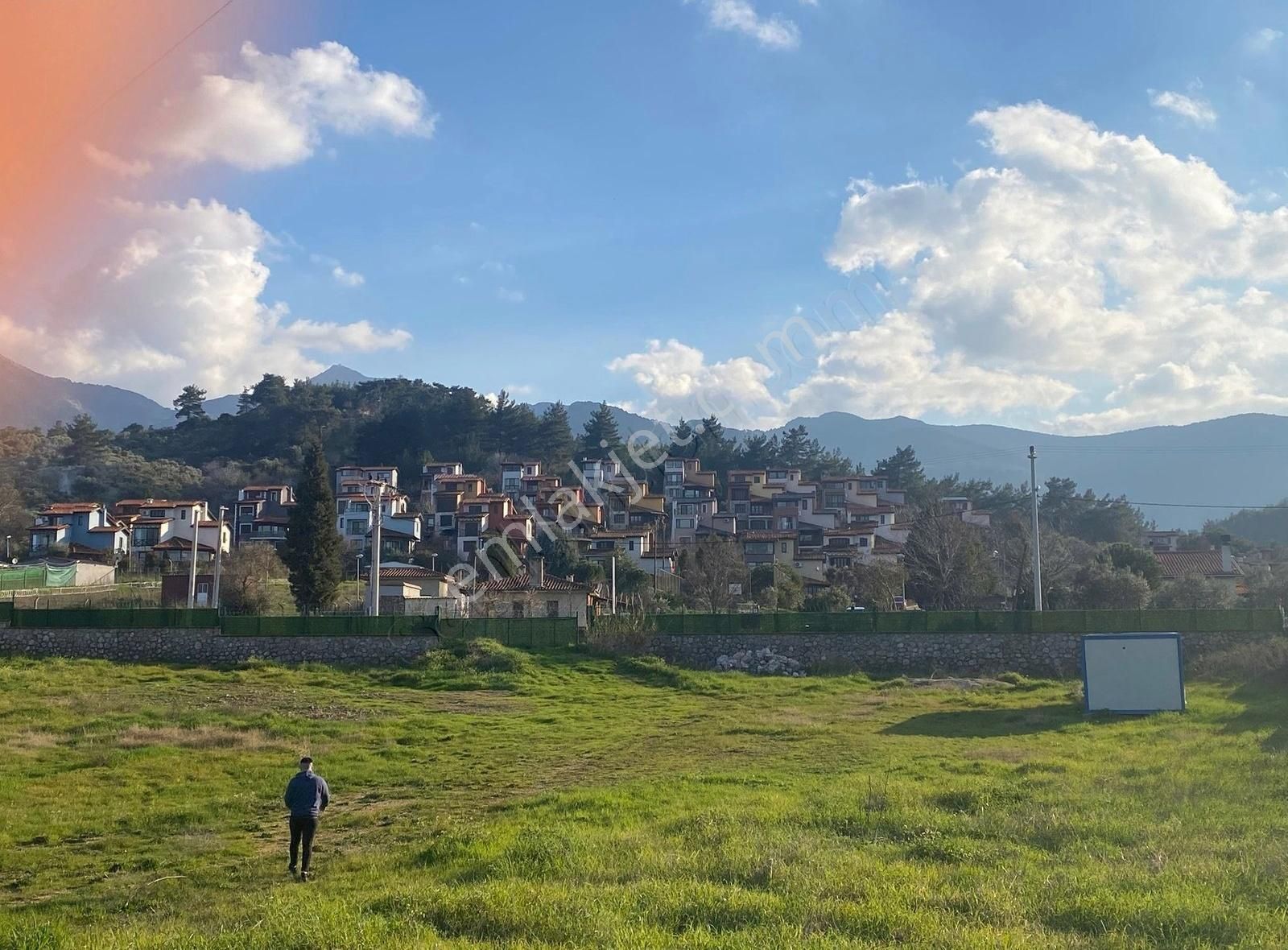 Kemalpaşa Yukarıkızılca Merkez Satılık Tarla Yukarı Kızılca'da Turizm Tesis Alanı İçerisinde 4 Dönüm Arsa