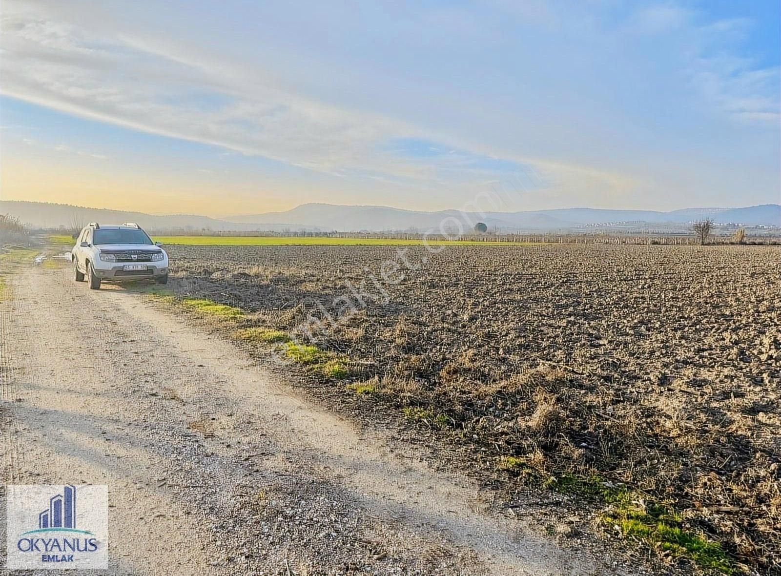 Yunusemre Gülbahçe Satılık Tarla Gülbahçe De 6.900 M2 Tarla , Resmi Yolu Mevcut