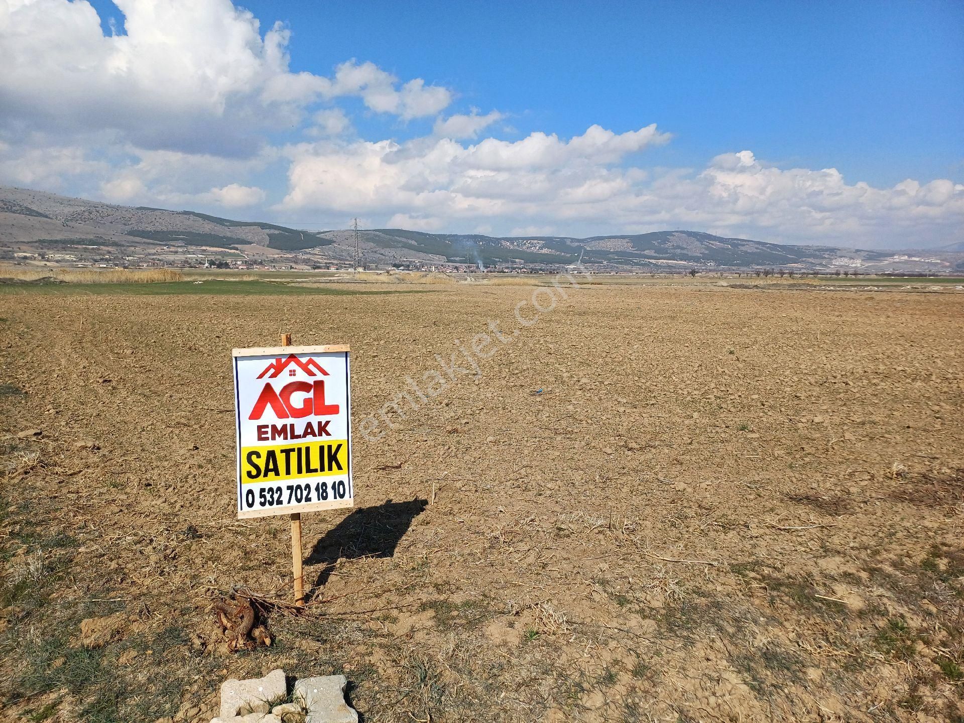 Çivril Menteş Satılık Tarla Çivril Menteş Mah. 2015 Metre Satılık Tarla