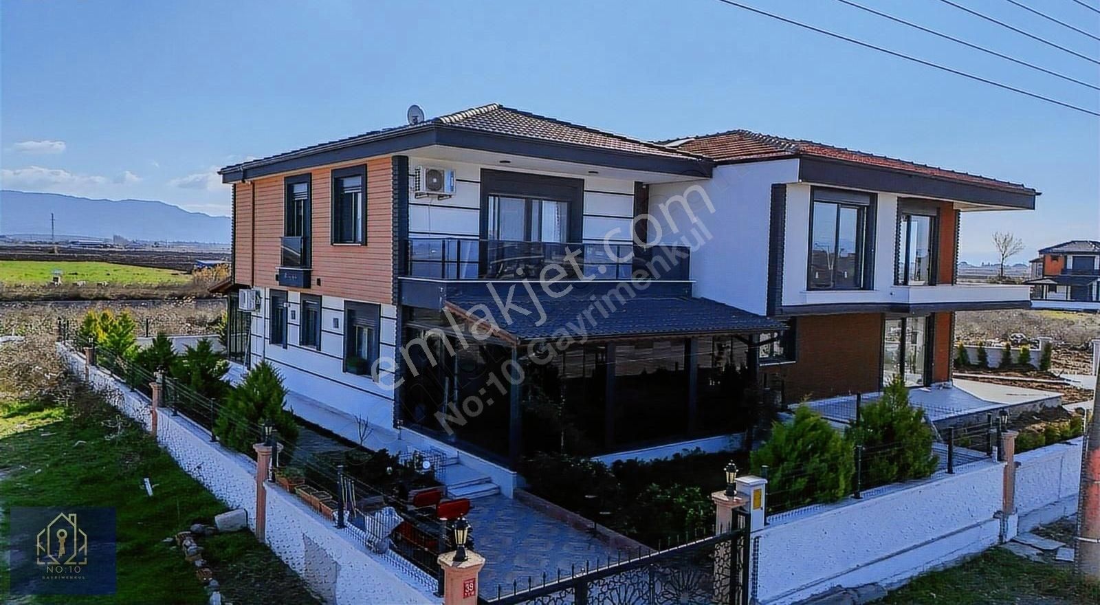 Ayvalık Altınova Satılık Villa No:10 Gayrimenkul'den Ayvalıkta Lüks Ve Konforlu Müstakil Villa