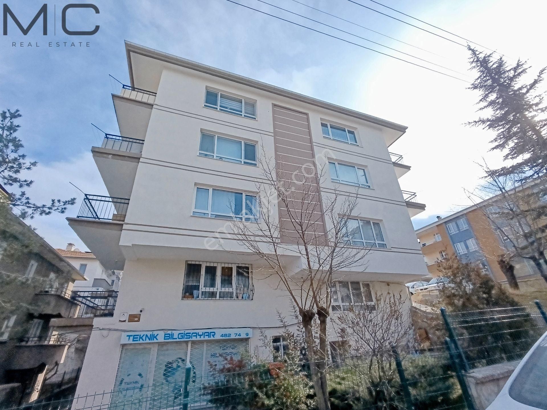 Çankaya Ata Satılık Daire Çankaya Ata Mahallesi'nde 120 M2 3+1 Satılık Daire