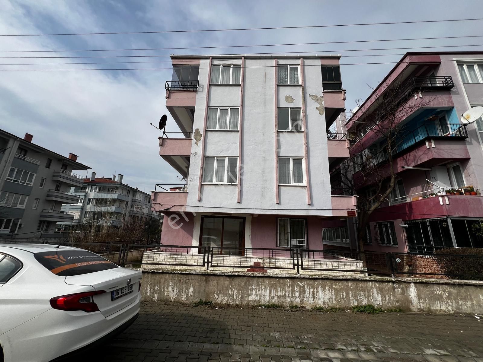Yiğit'ten Altınkum'da Muhteşem Konumda Kaçmaz 2+1 Daire
