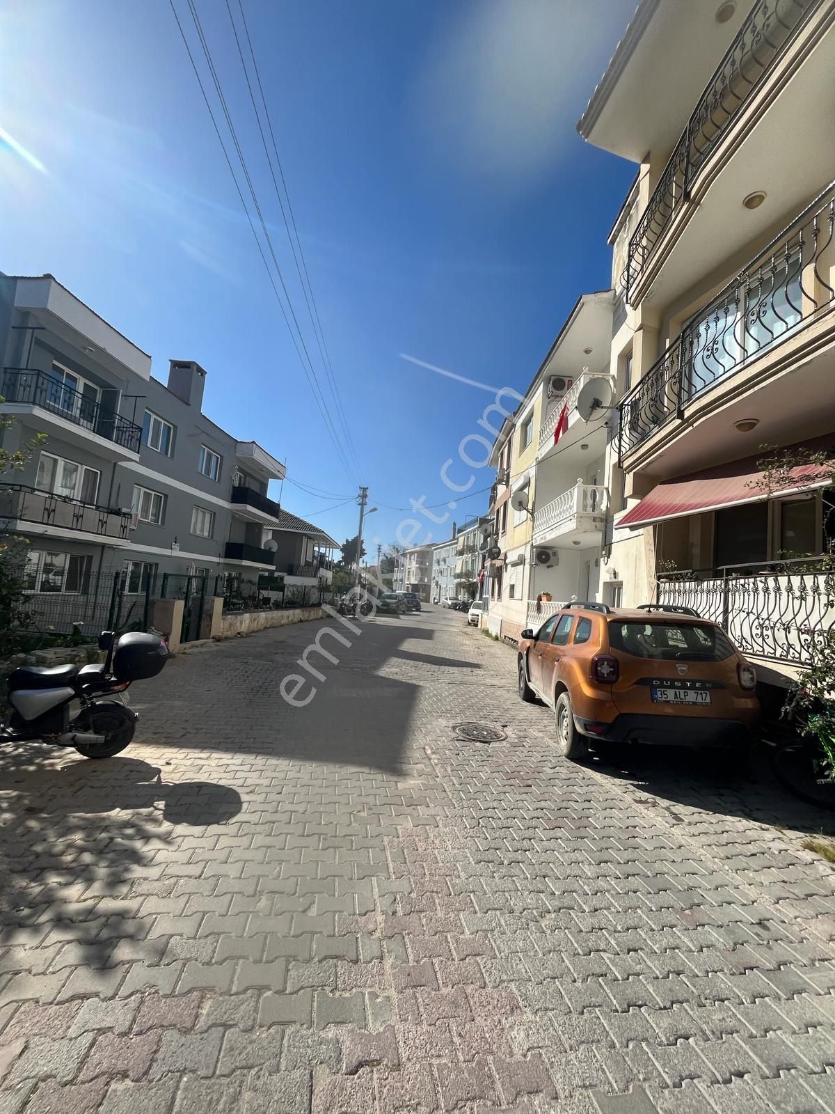 Çeşme Musalla Satılık Daire Alya Gayrimenkul Çeşme Merkezde Marinaya 100 Metre