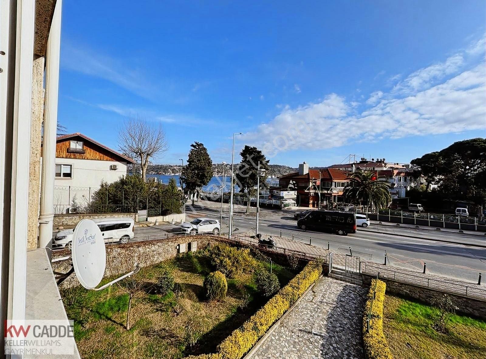 Sarıyer Emirgan Satılık Daire Kw Sinan'dan Emirgan Sahil Parselin De Ön Cephe Satılık Daire