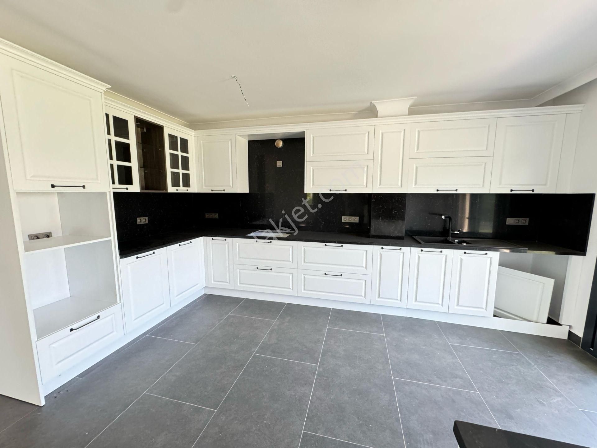 Turgutreis Merkez'de Satılık Tam Müstakil 4+1 Villa - Görsel 18