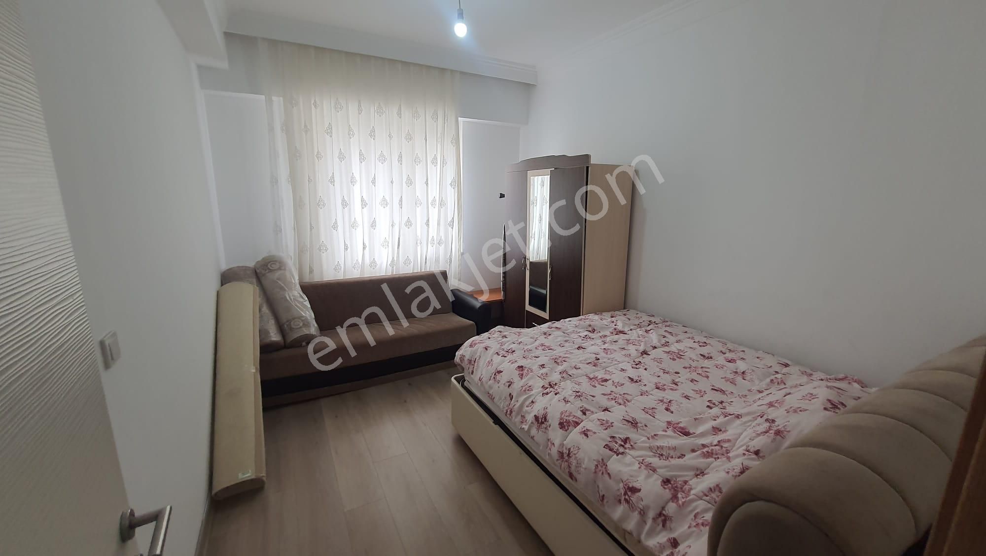 Esenyurt Barbaros Hayrettin Paşa Kiralık Daire Metröbüse Yürüme Mesafesinde Ful Eşyalı Kiralık 1+1 Daire