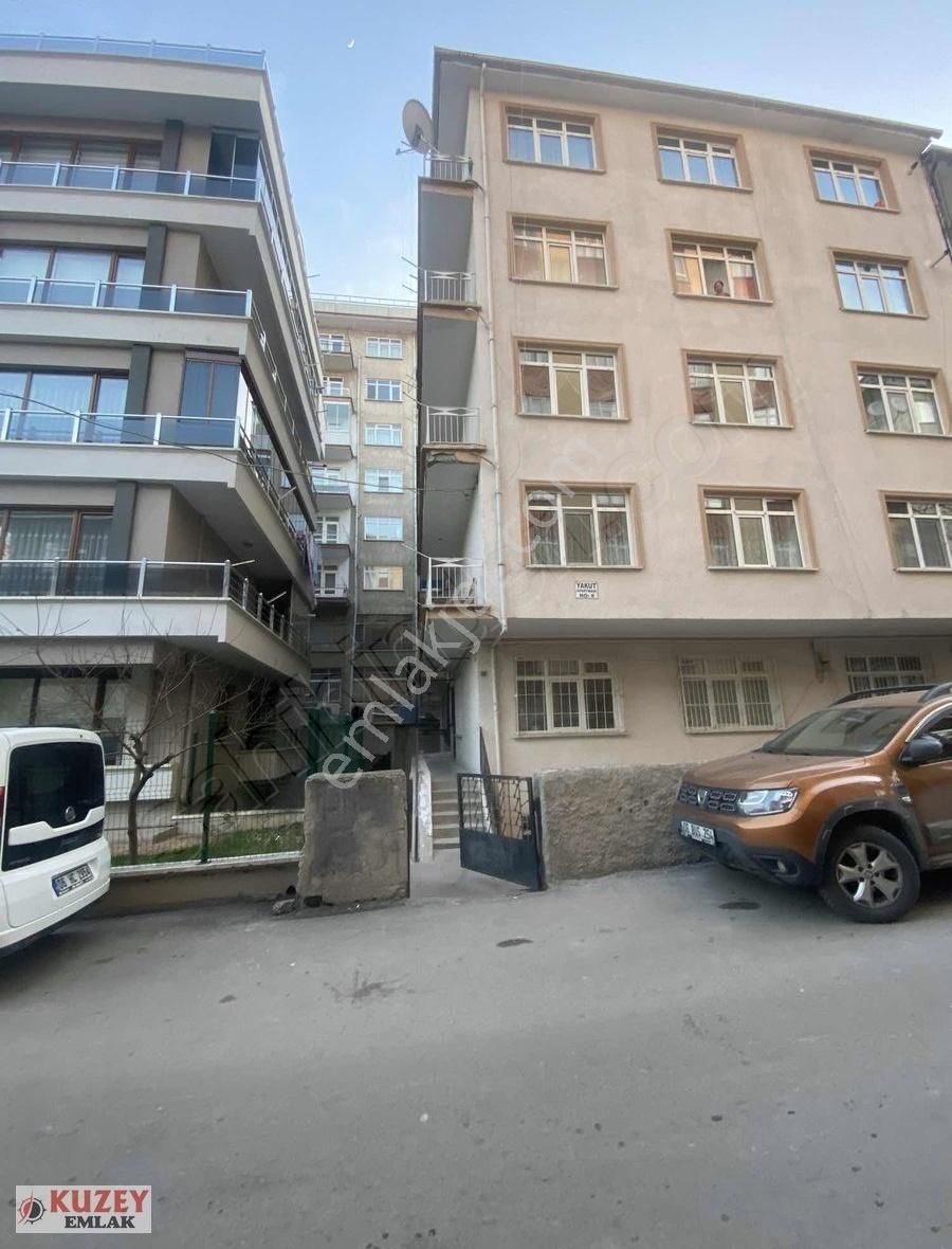 Yenimahalle Demetlale Kiralık Daire Kuzey Emlak'tan Metroya Yanın 3. Katta 2+1 Yapılı Kiralık Daire