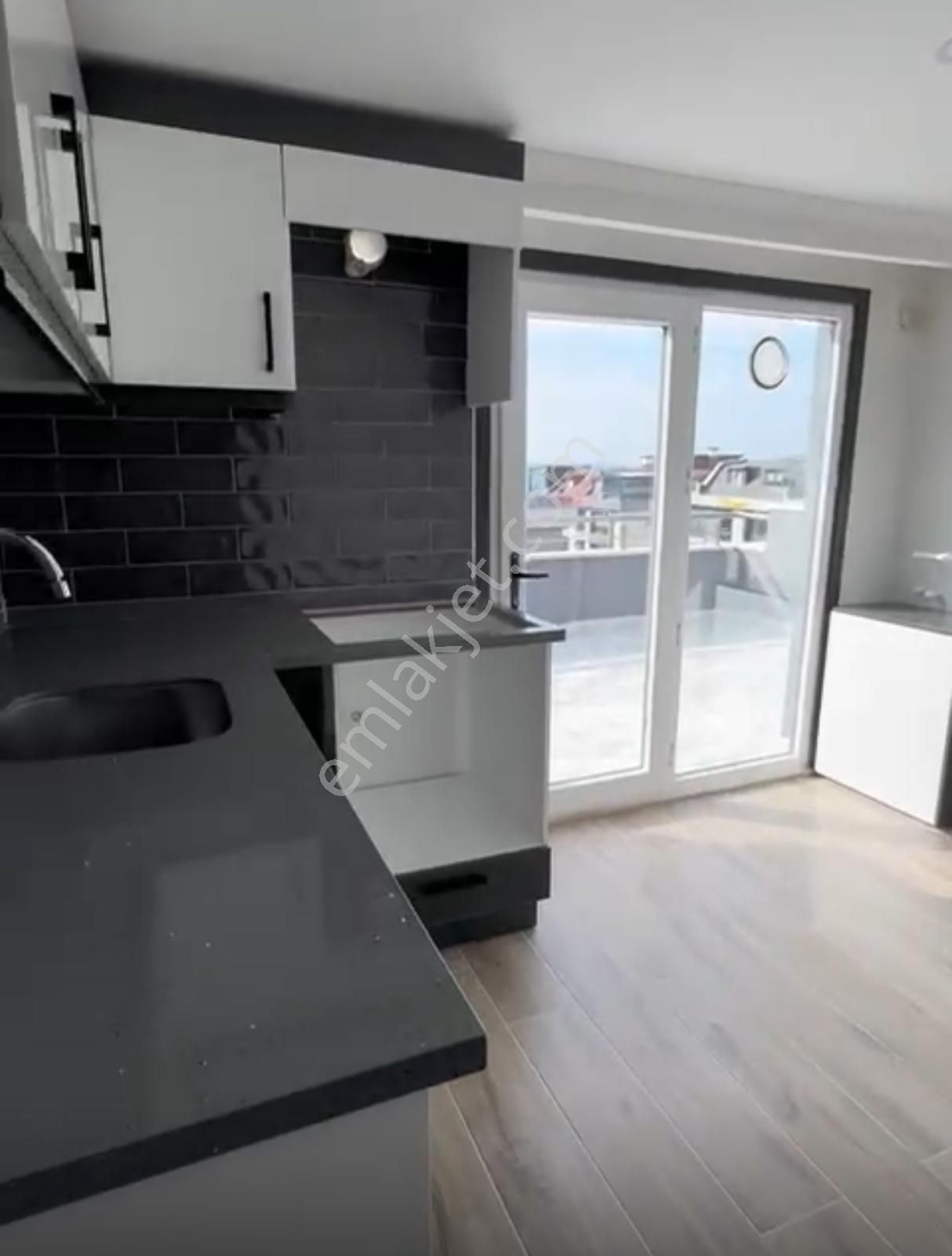 Pendik Batı Mahallesinde 6+1 Satılık Dubleks Daire - Görsel 2