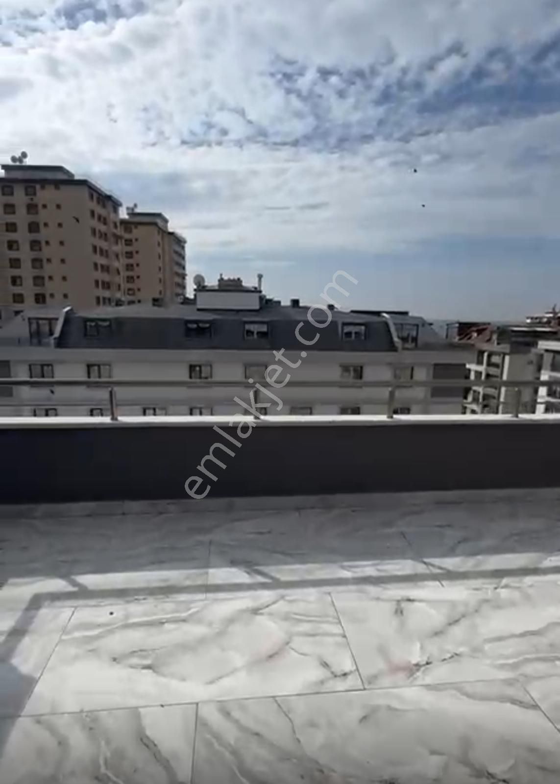 Pendik Batı Mahallesinde 6+1 Satılık Dubleks Daire - Görsel 3