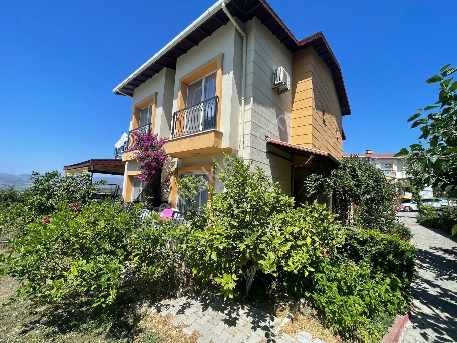 Kuşadası Soğucak Satılık Villa Deniz Ve Havuz Manzaralı Rüya Gibi Dubleks Villa!!!