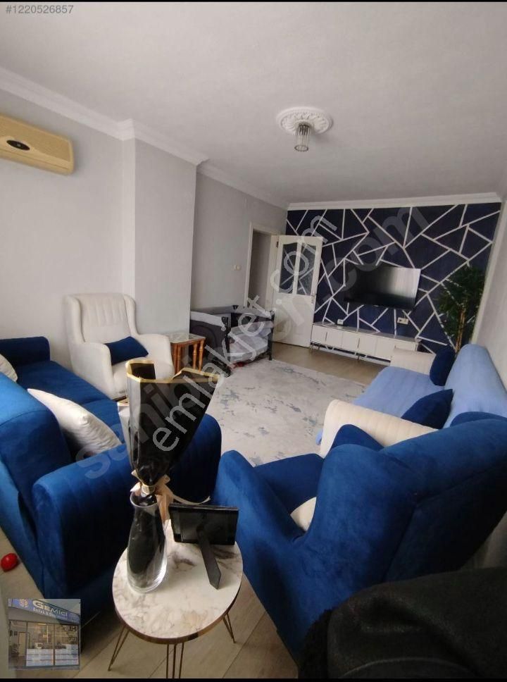 Turgutlu Atatürk Satılık Daire Pazartesi Pazarı Civarın'da 90 M² 2+1 D.gazlı 7 Yıllık Daire 3. Son Kat Çatılı 1.990.000 Tl