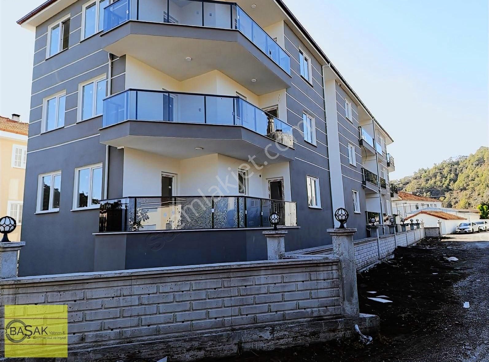 Dalaman Atakent Satılık Daire Başak'tan 740m2 Arsa İçerisinde 8 Ayrı Seçenekli