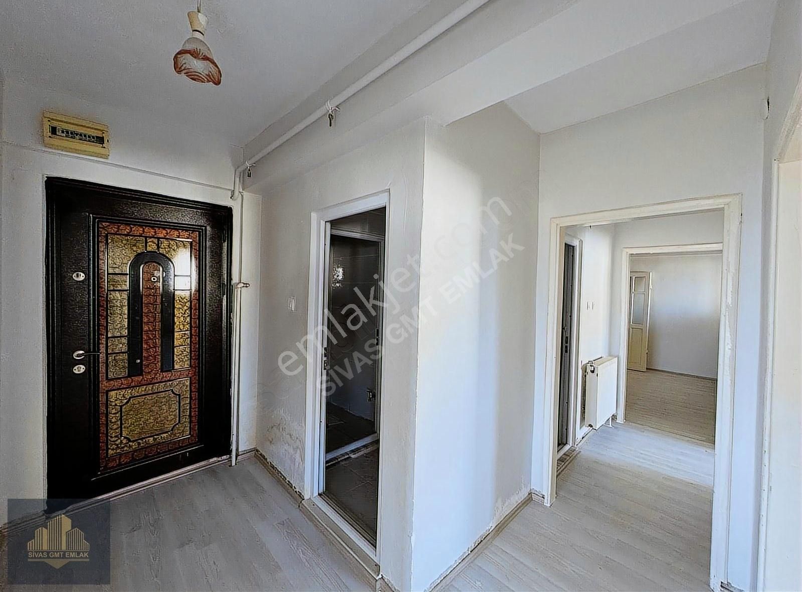 Sivas Merkez Şeyh Şamil Kiralık Daire Sivas Gmt Emlak'tan Asyakentsitesi Kiralık 7.kat 3+1 Uygun Daire