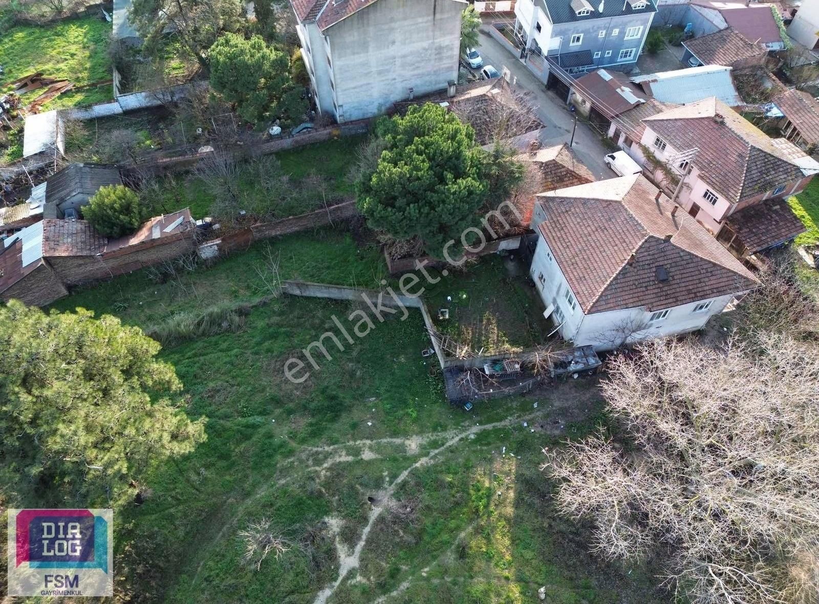 Osmangazi Geçit Satılık Müstakil Ev Geçit Köy İçinde Satılık 2 Katlı Ev Ve Arsası