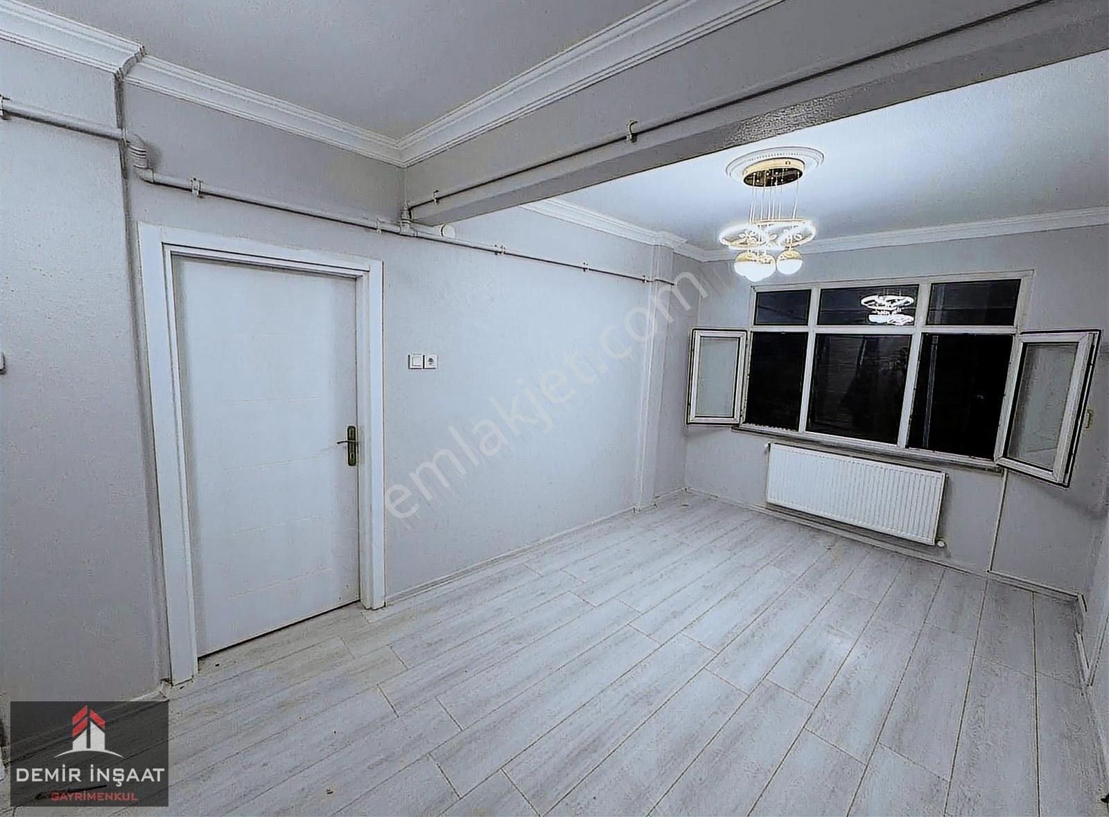 Sultangazi Sultançiftliği Satılık Daire Demir İnşattan S.çiftliği Masrafsız 2+1 90m2 2.kat Tranway Dibi