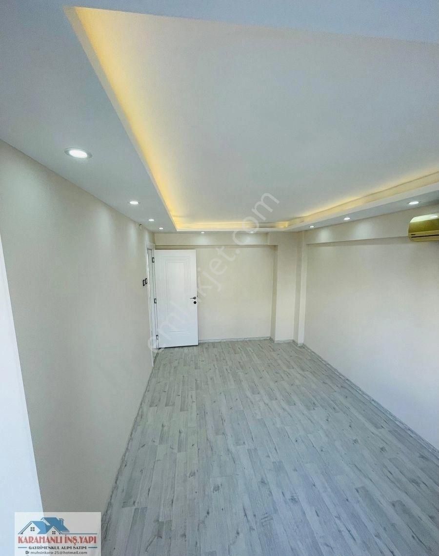 Şehzadeler Yarhasanlar Satılık Daire Yarasanlanlar Mh Konuk Cd Si Üzeri Satılık 3+1. 135m2. 3 Balkon Daire