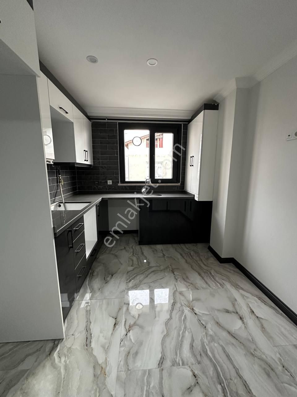 Kartal Hürriyet Mahallesinde Satılık 4+1 Dubleks Daire - Görsel 8