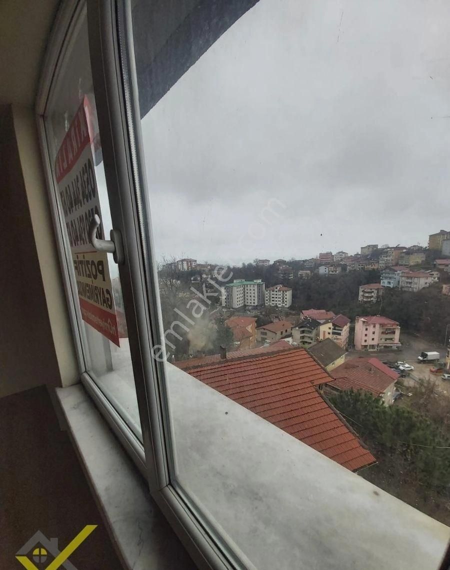 Zonguldak Merkez Tepebaşı Kiralık Daire 🍀pozitif Gayrimenkul'den Tepebaşı Mahallesinde 3+1 Kiralık Daire🍀