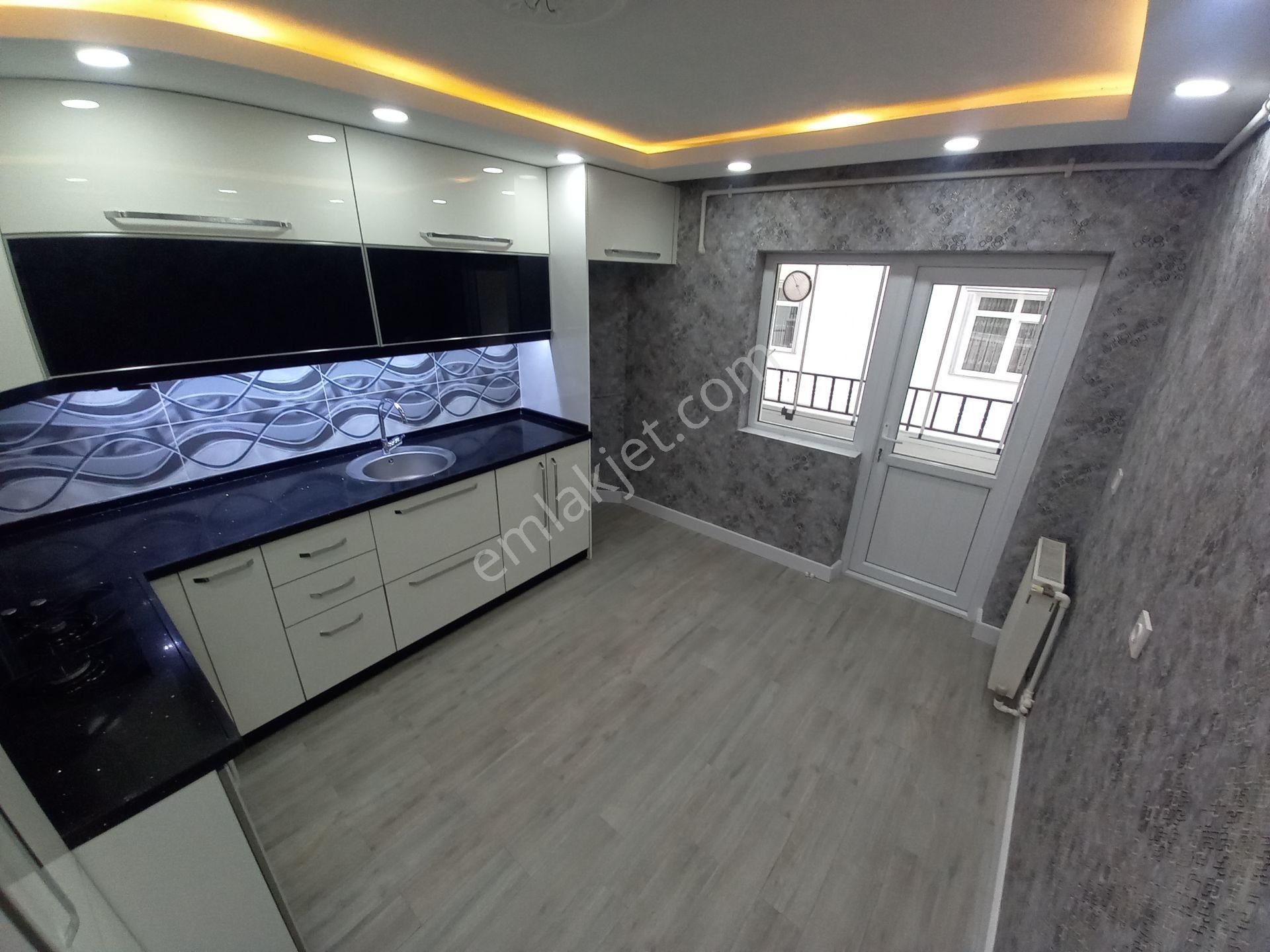 Sincan Mareşal Çakmak Ta Asansörlü Lüx Yapılı 3+1 Arakat Daire
